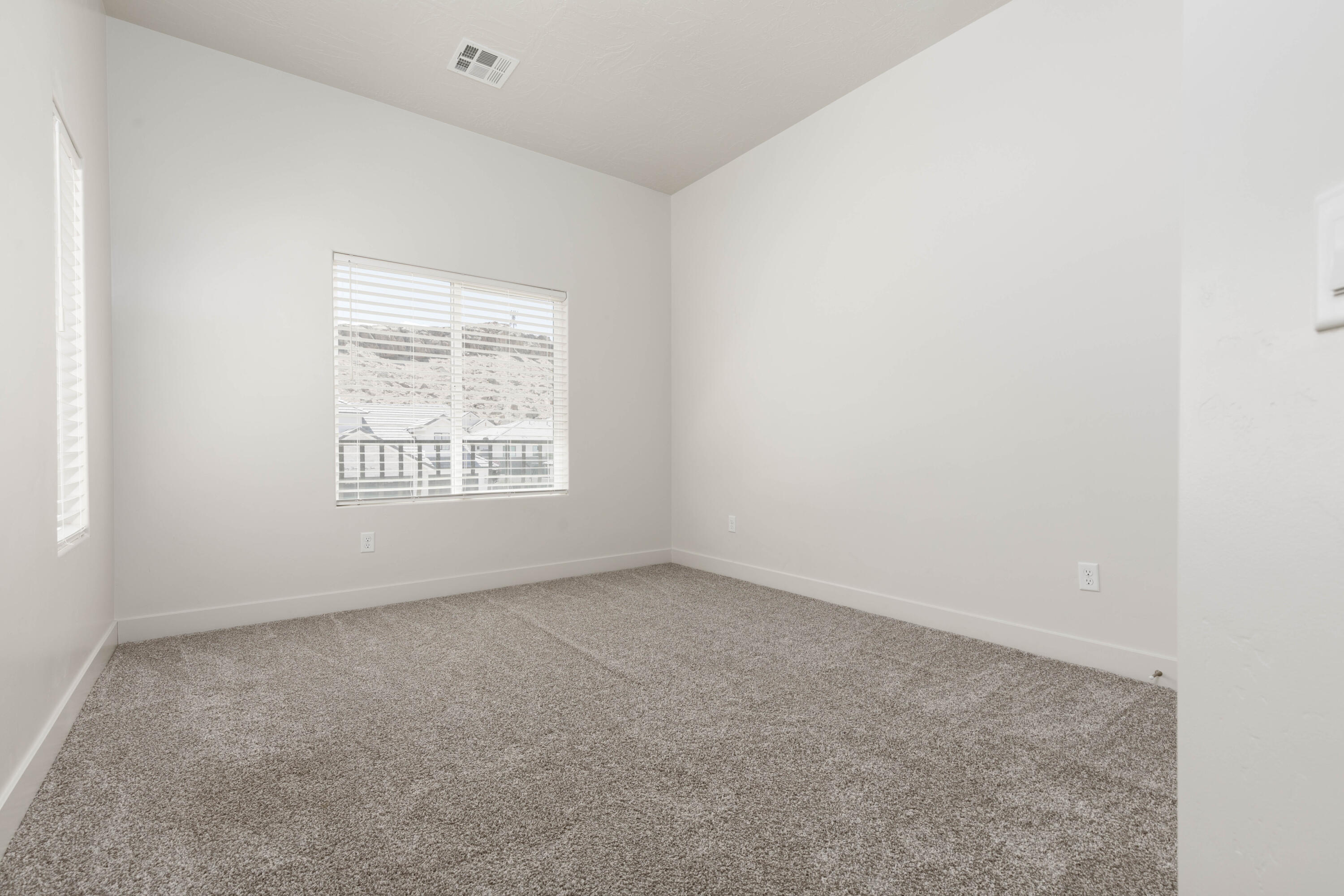 SEQUOIA ESTATES - Residential