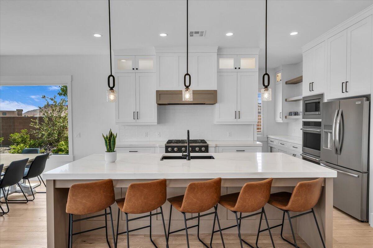 CRIMSON FIELDS - Residential