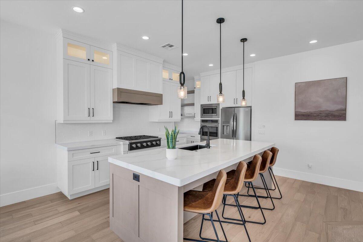 CRIMSON FIELDS - Residential