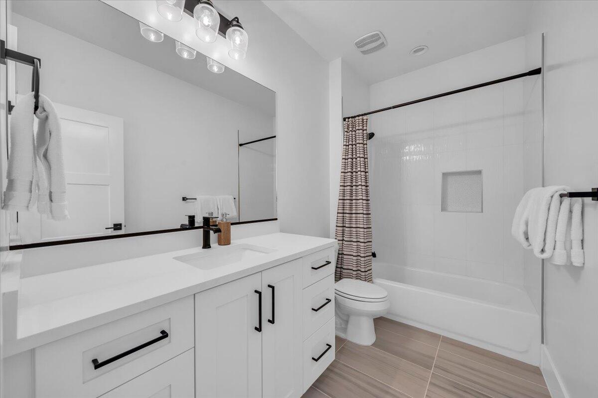 CRIMSON FIELDS - Residential