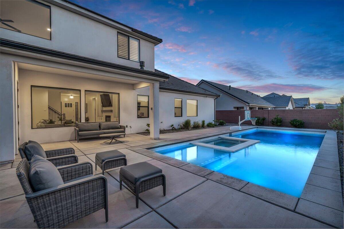 CRIMSON FIELDS - Residential