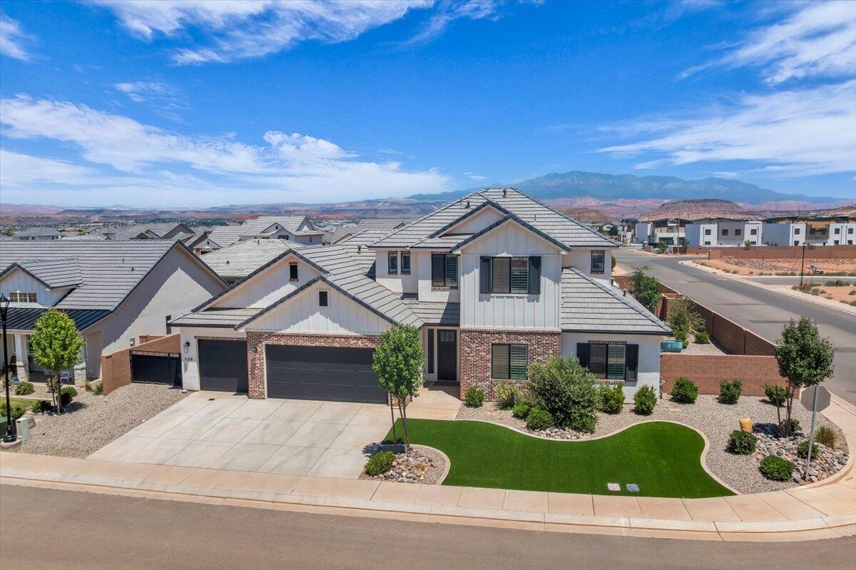 CRIMSON FIELDS - Residential