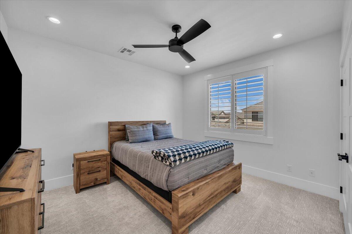 CRIMSON FIELDS - Residential