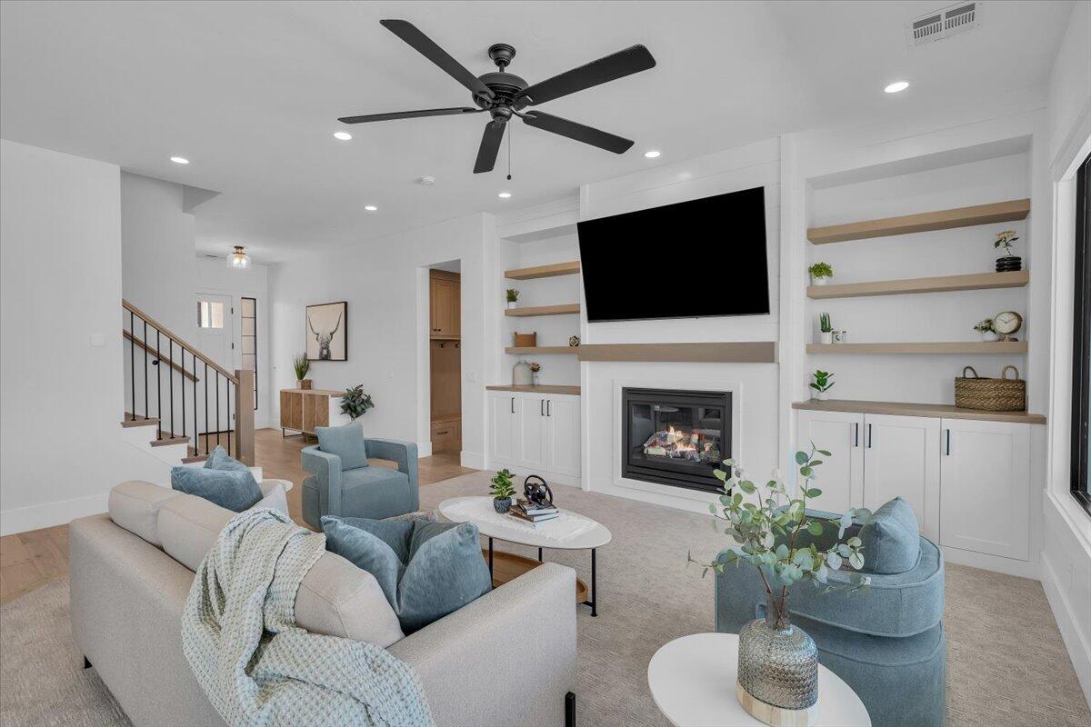 CRIMSON FIELDS - Residential