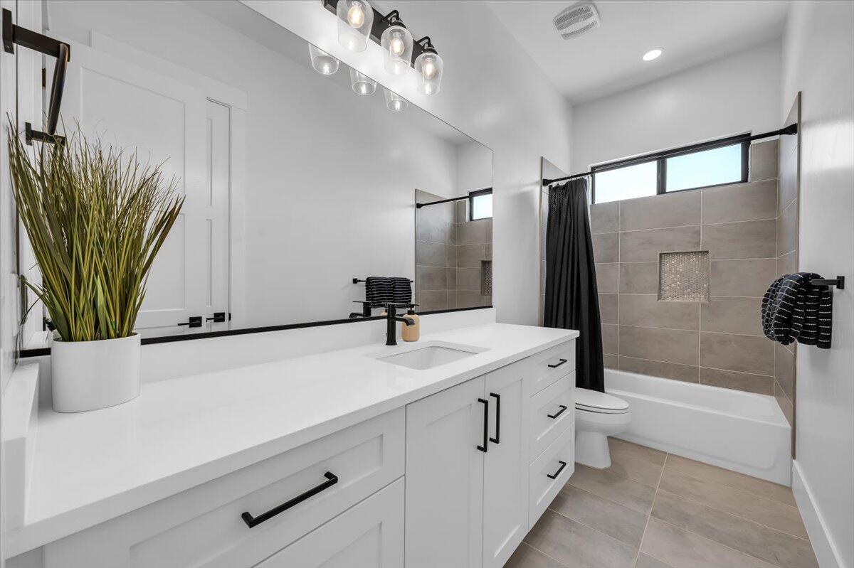 CRIMSON FIELDS - Residential