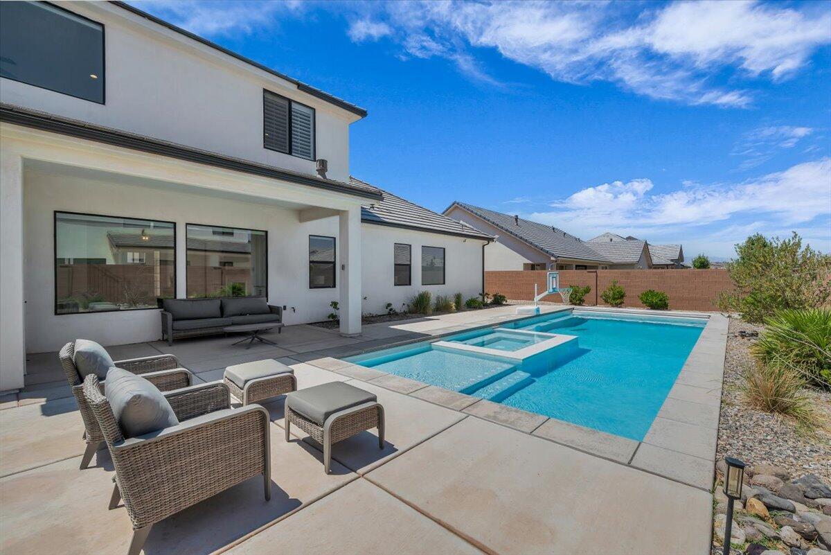 CRIMSON FIELDS - Residential