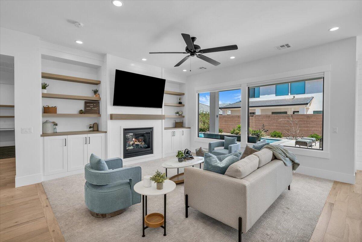 CRIMSON FIELDS - Residential