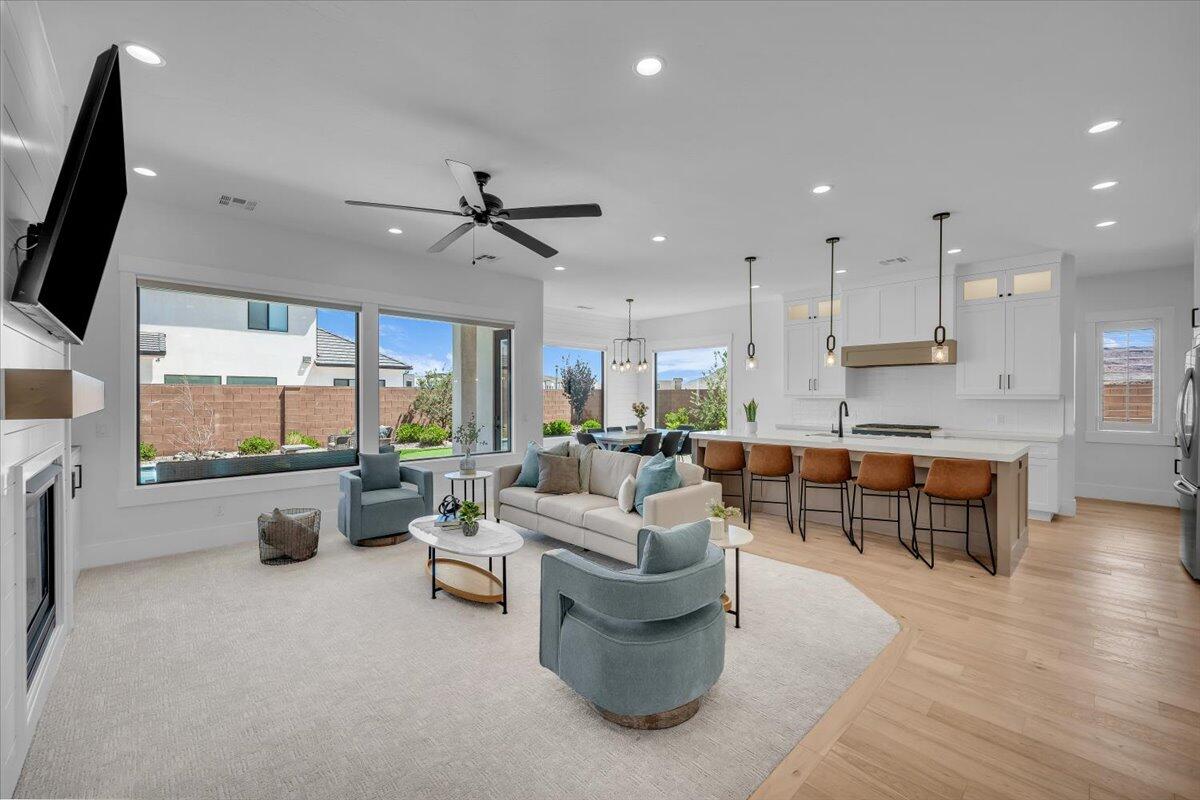 CRIMSON FIELDS - Residential