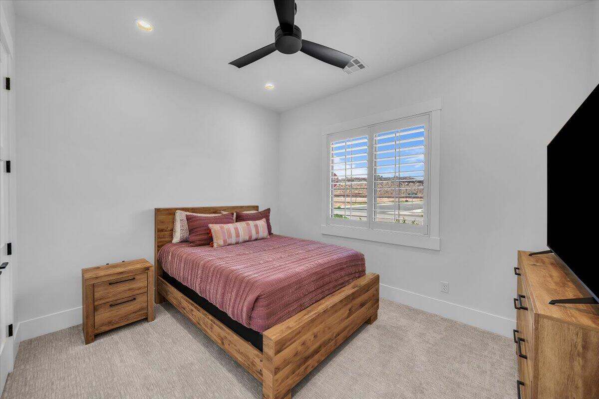 CRIMSON FIELDS - Residential