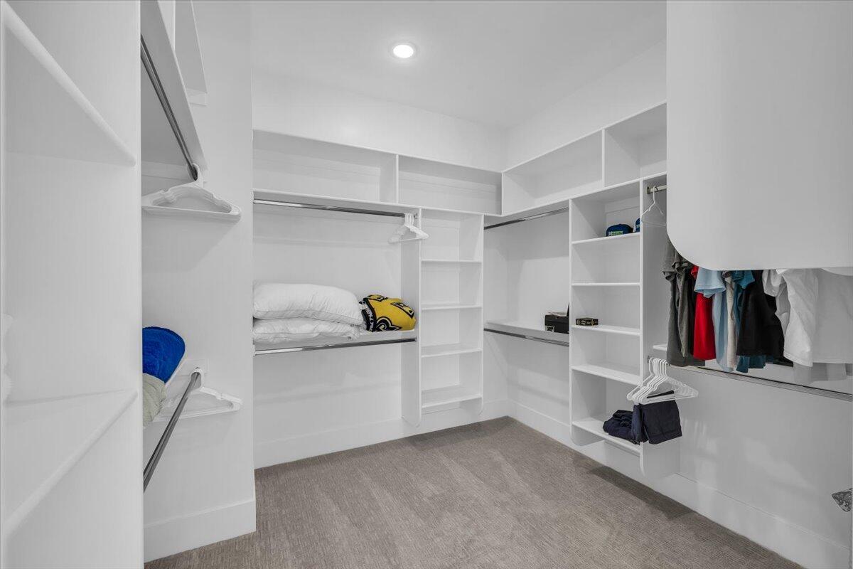 CRIMSON FIELDS - Residential