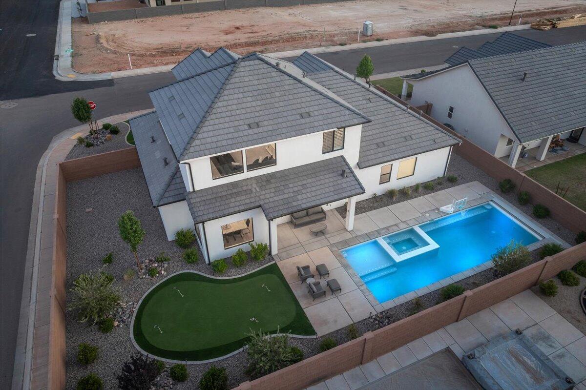 CRIMSON FIELDS - Residential