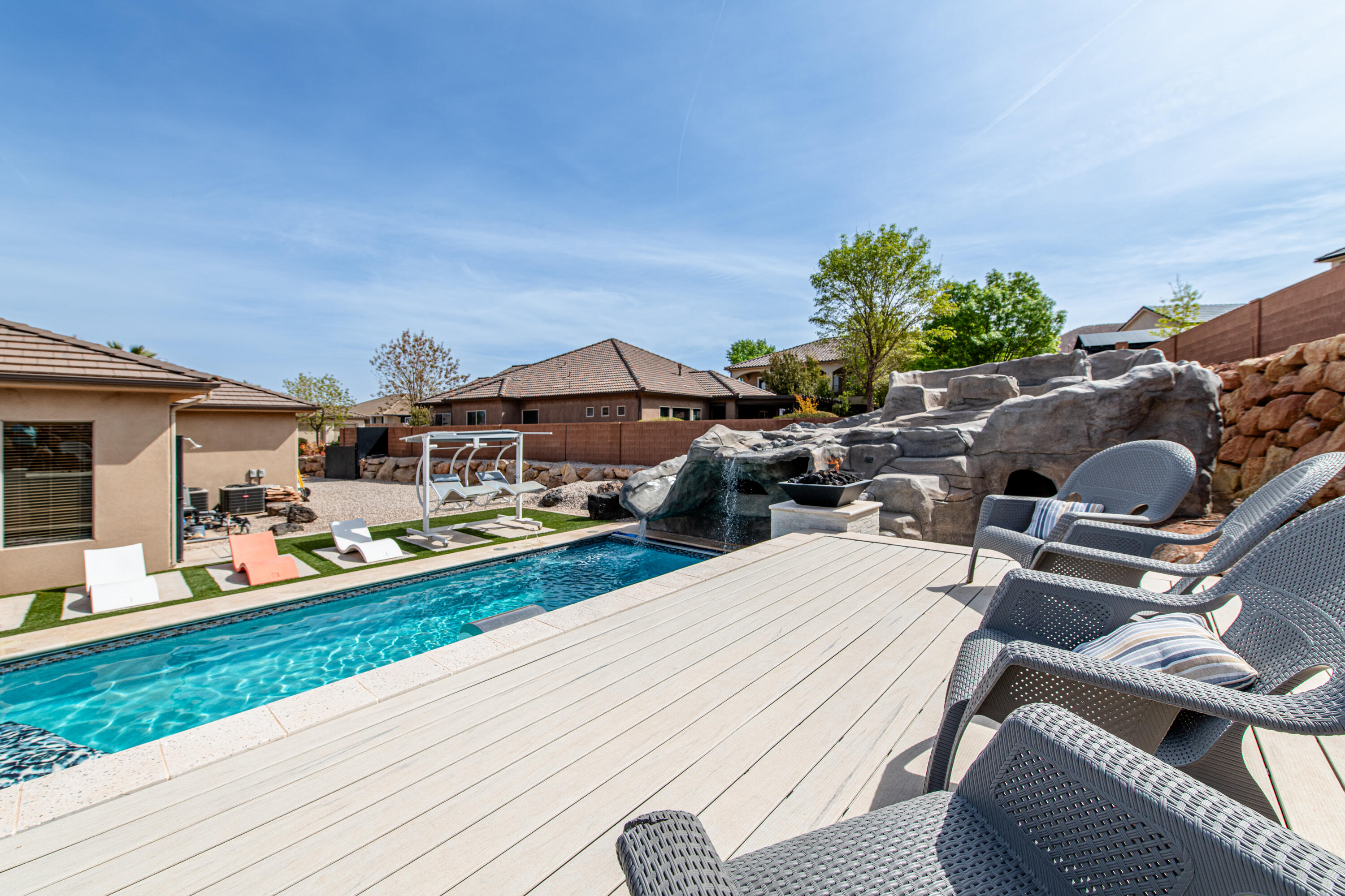 HEIGHTS AT WASHINGTON BENCH - Residential