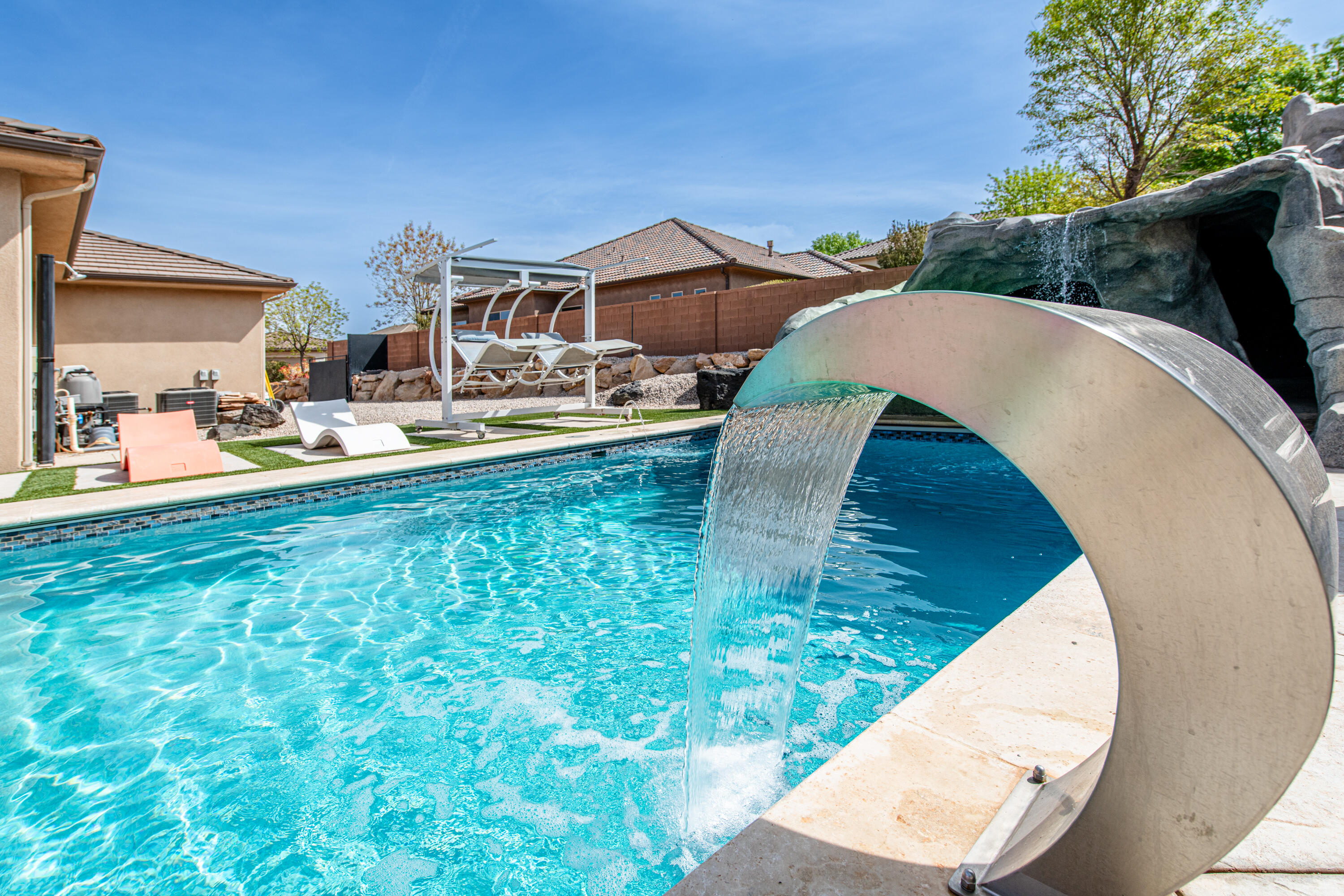 HEIGHTS AT WASHINGTON BENCH - Residential