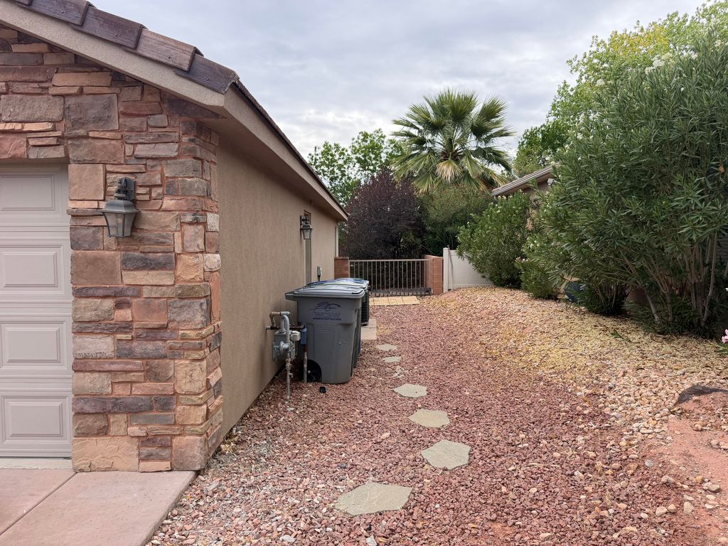 Photo of 66 S 1300 W ST, Saint George, UT 84770 (MLS # 26-273793)