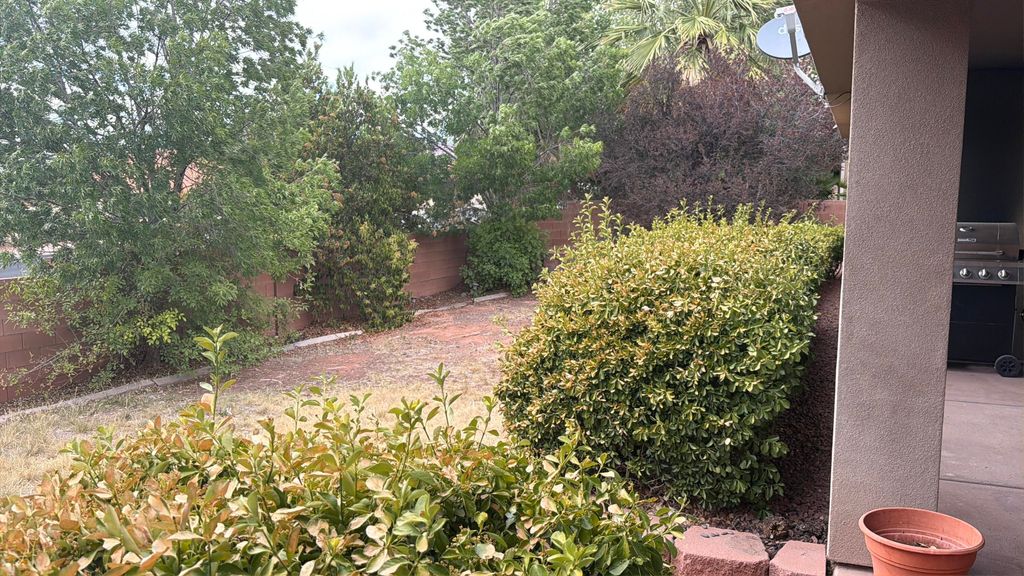 Photo of 66 S 1300 W ST, Saint George, UT 84770 (MLS # 26-273793)