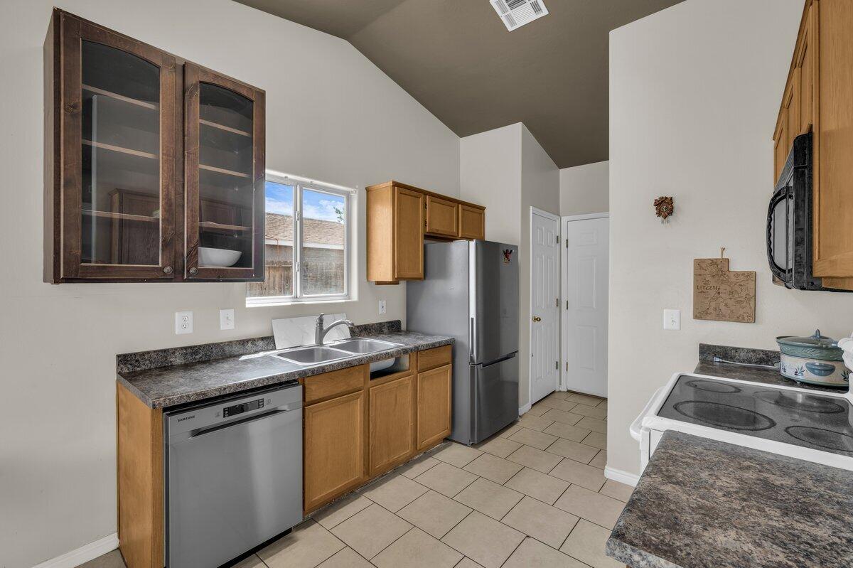 CANYON RIDGE - Residential