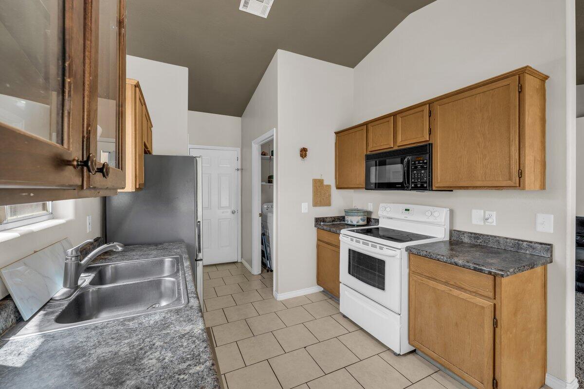 CANYON RIDGE - Residential
