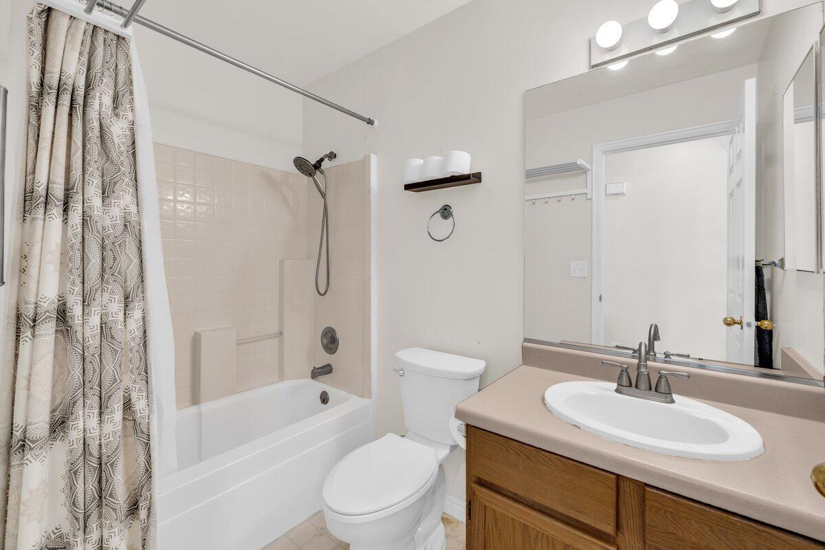 CANYON RIDGE - Residential