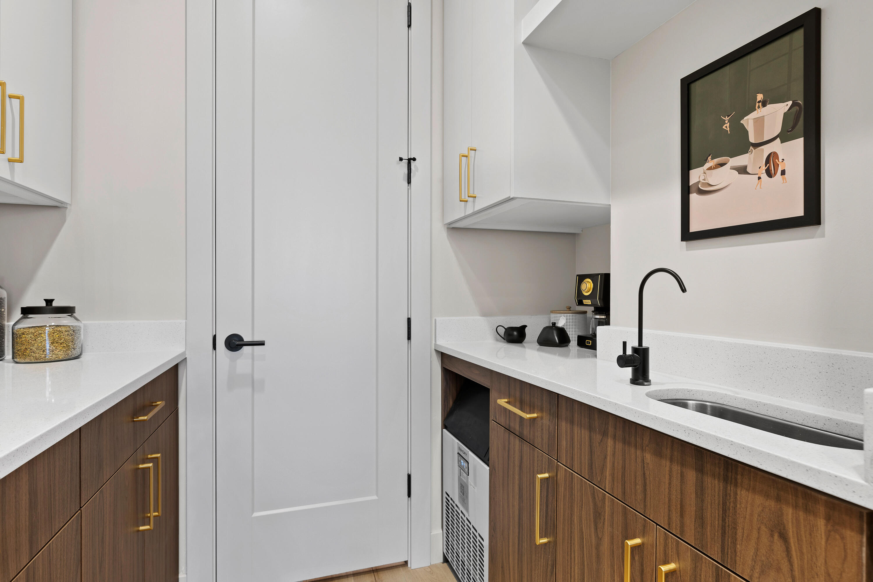 PAINTED SANDS - Residential