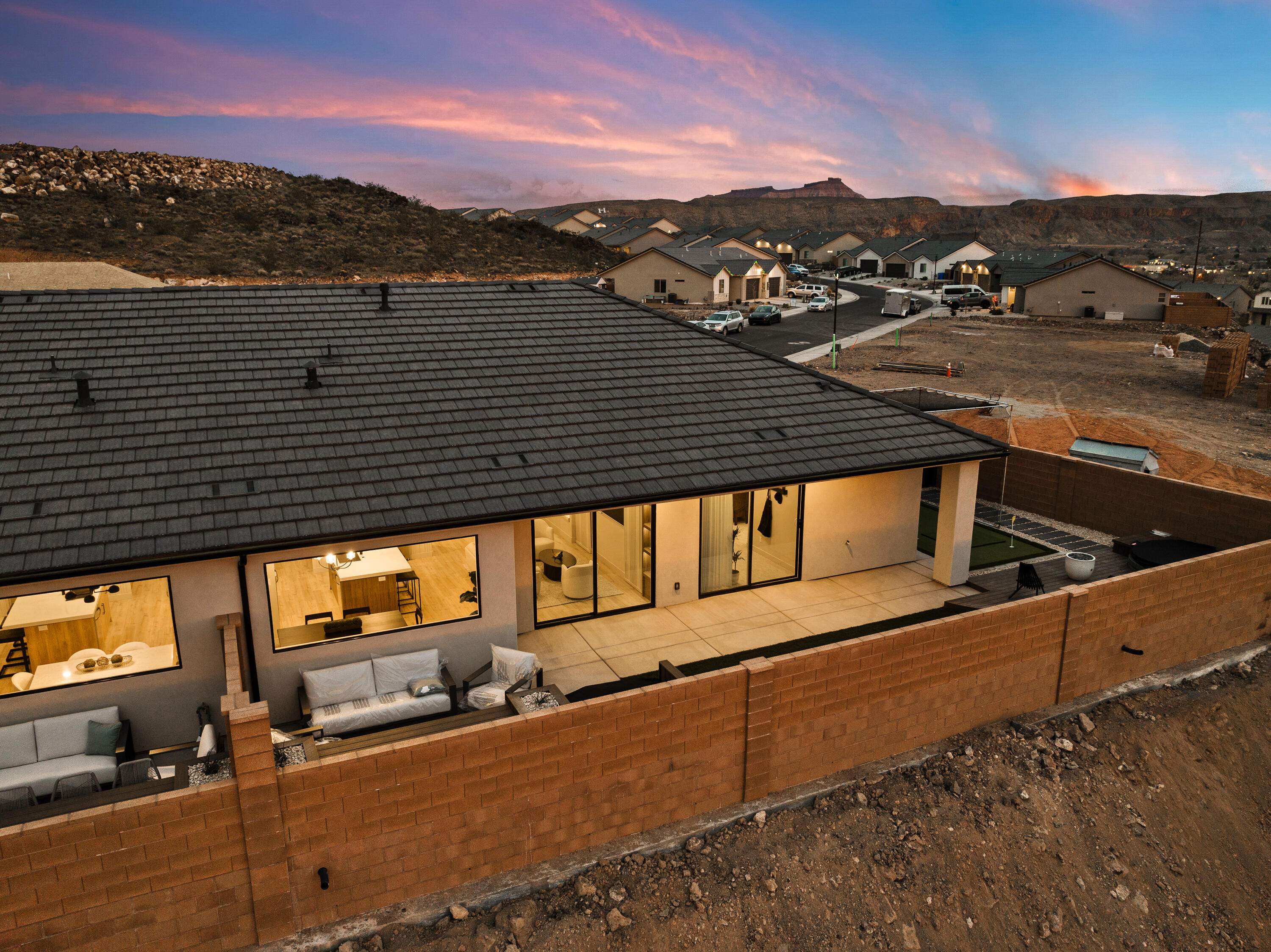 PAINTED SANDS - Residential