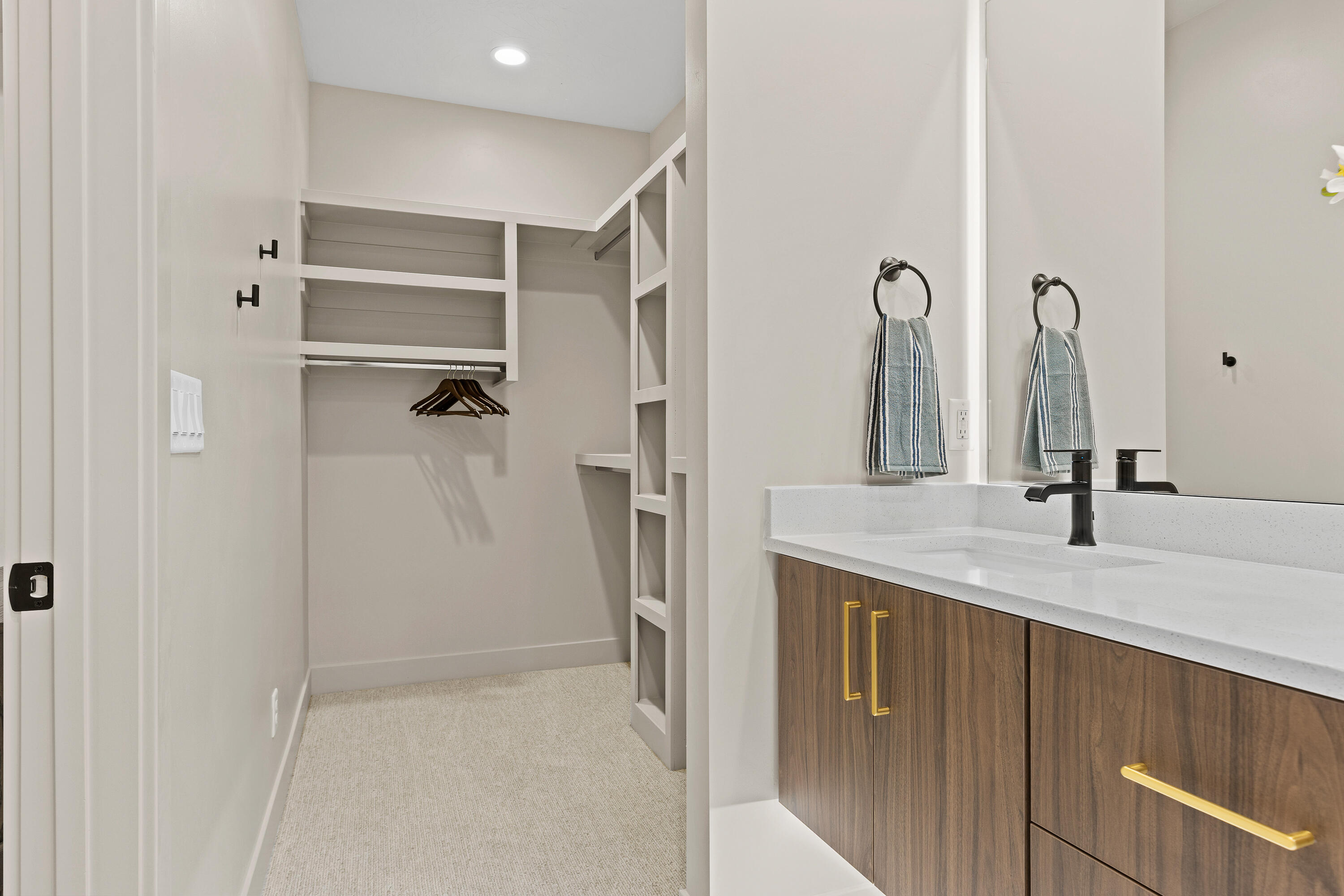 PAINTED SANDS - Residential