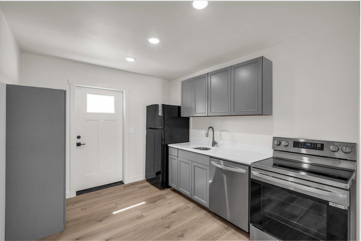 ARROWHEAD PLACE - Residential