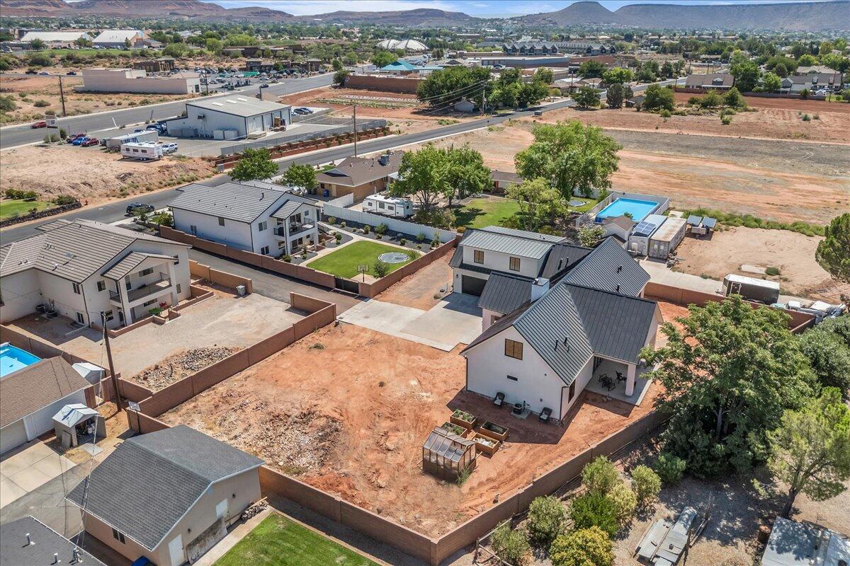 ARROWHEAD PLACE - Residential