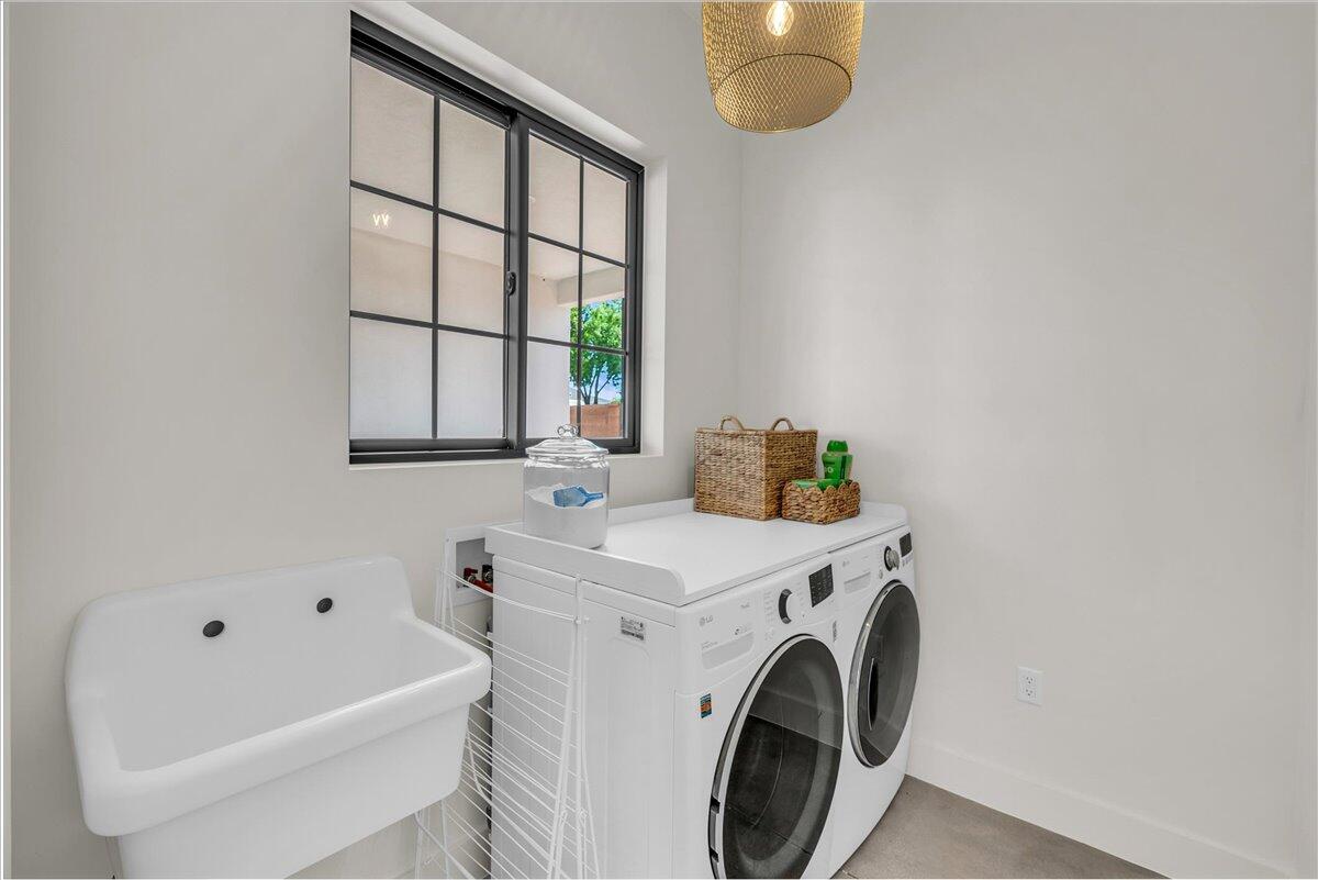 ARROWHEAD PLACE - Residential