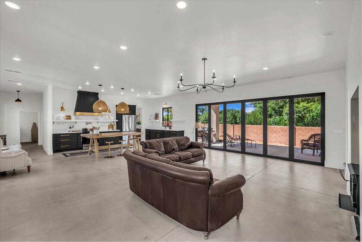 ARROWHEAD PLACE - Residential