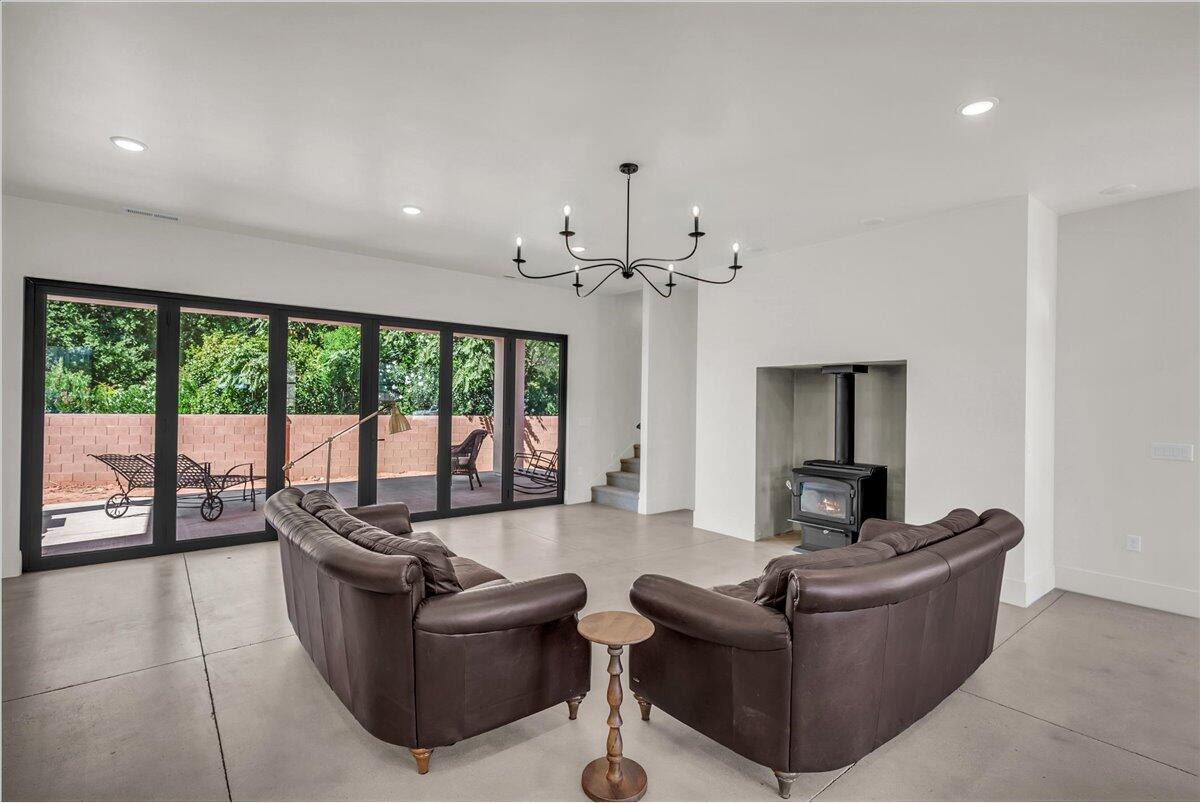 ARROWHEAD PLACE - Residential