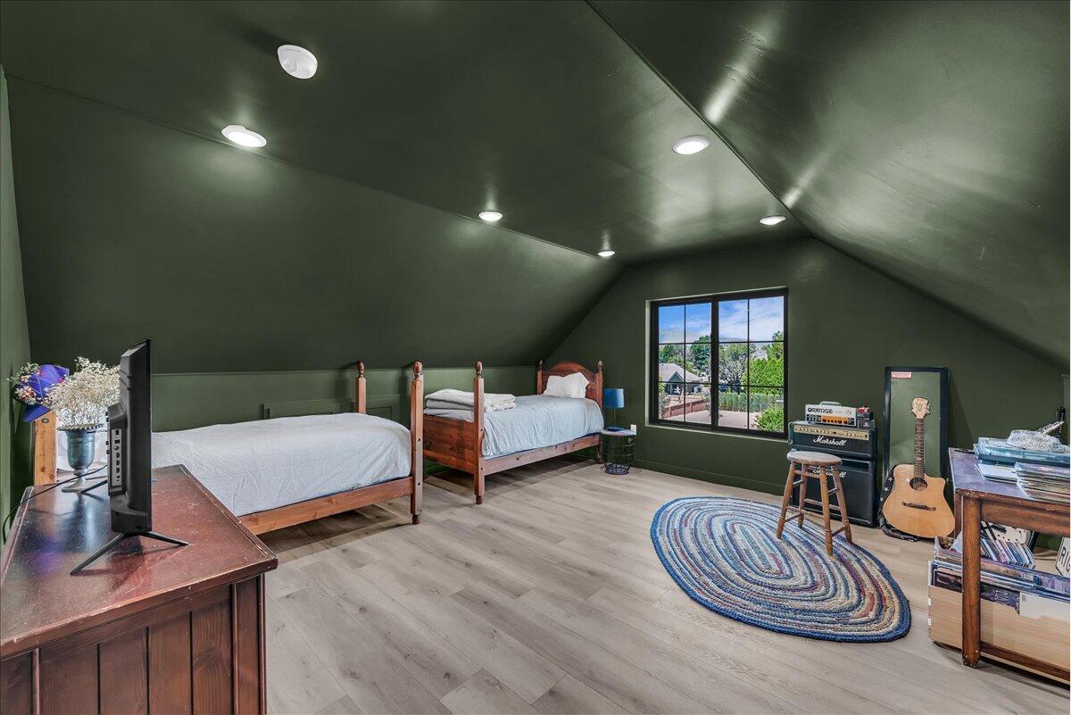 ARROWHEAD PLACE - Residential