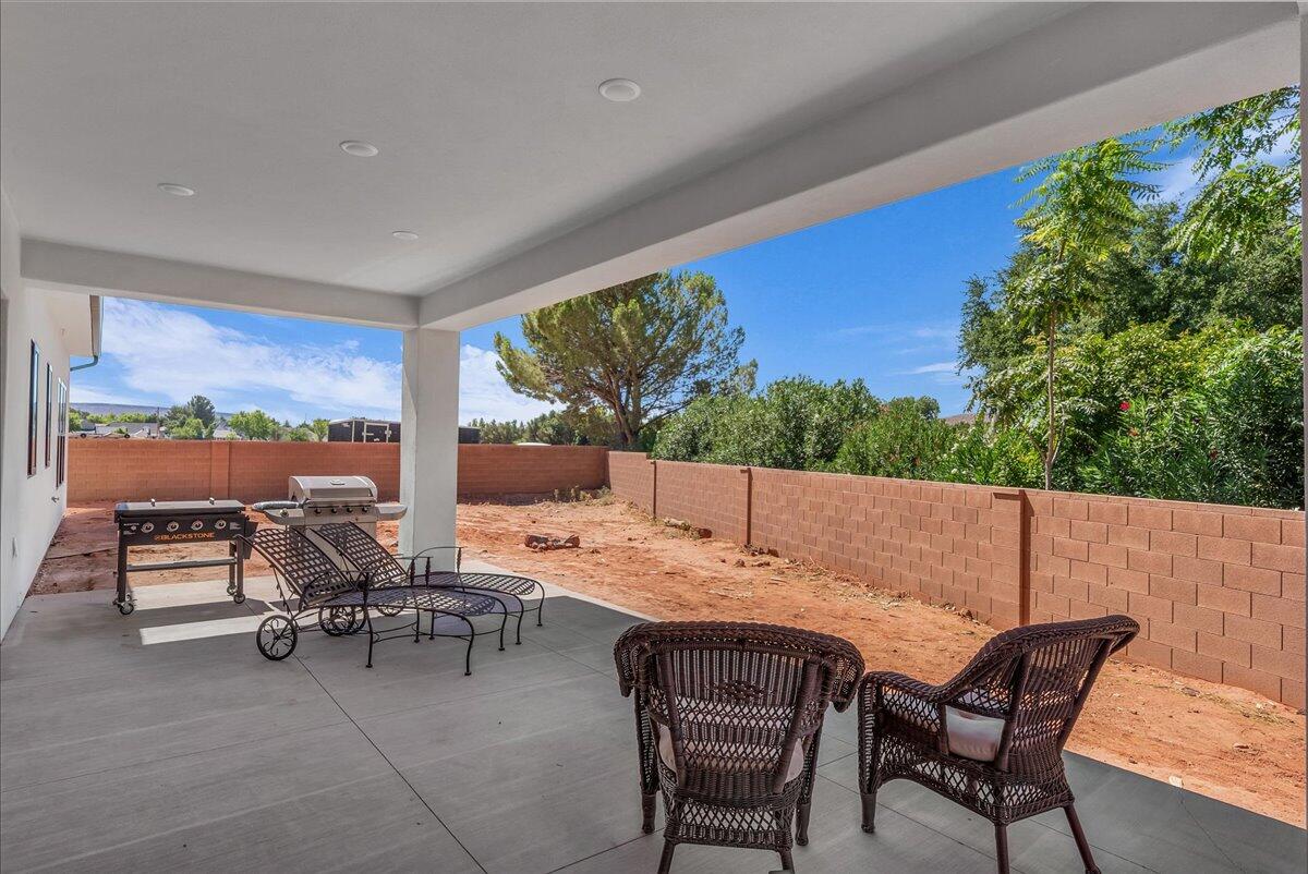 ARROWHEAD PLACE - Residential