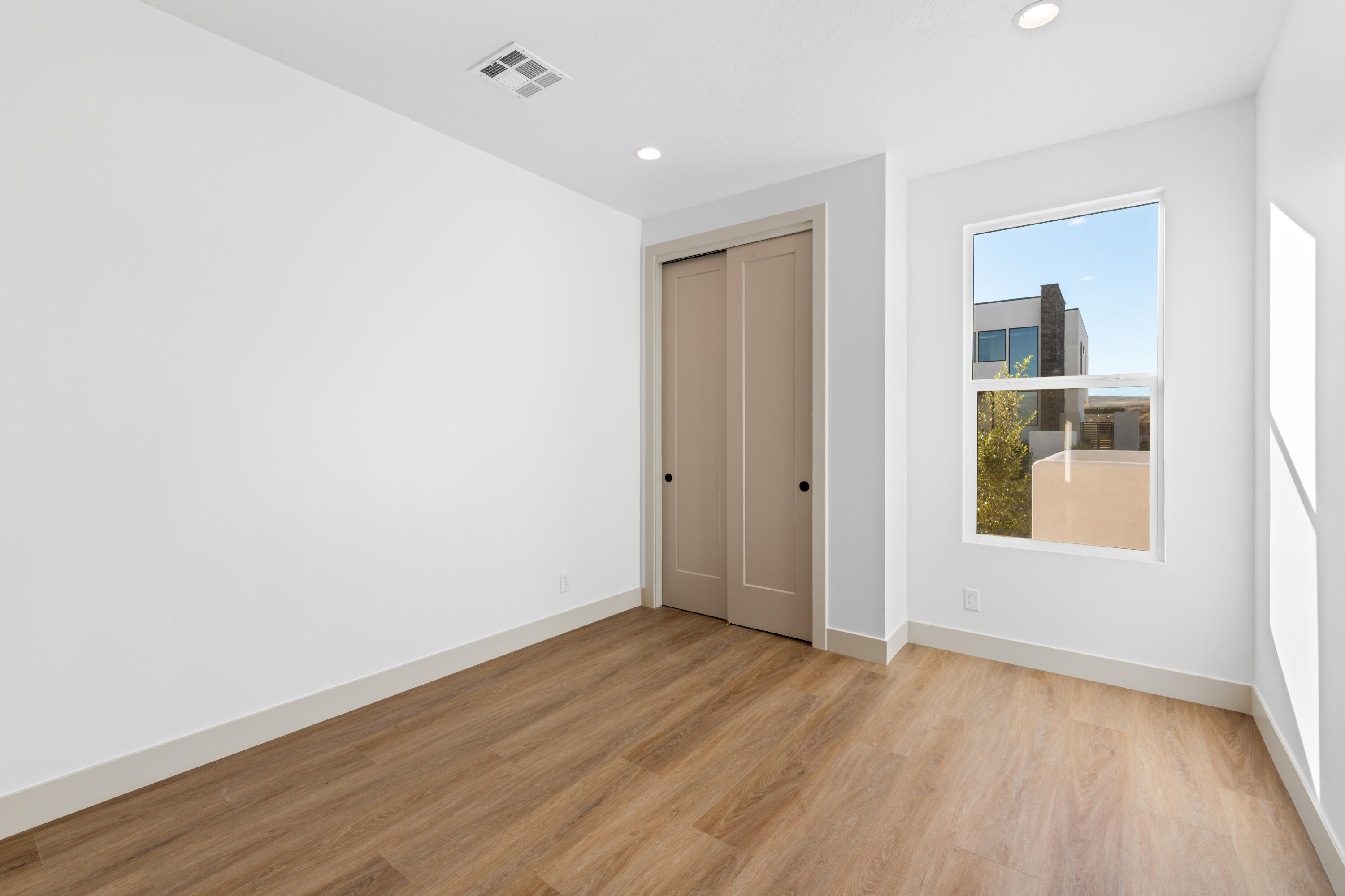 ISLAND AT CORAL CANYON - Residential