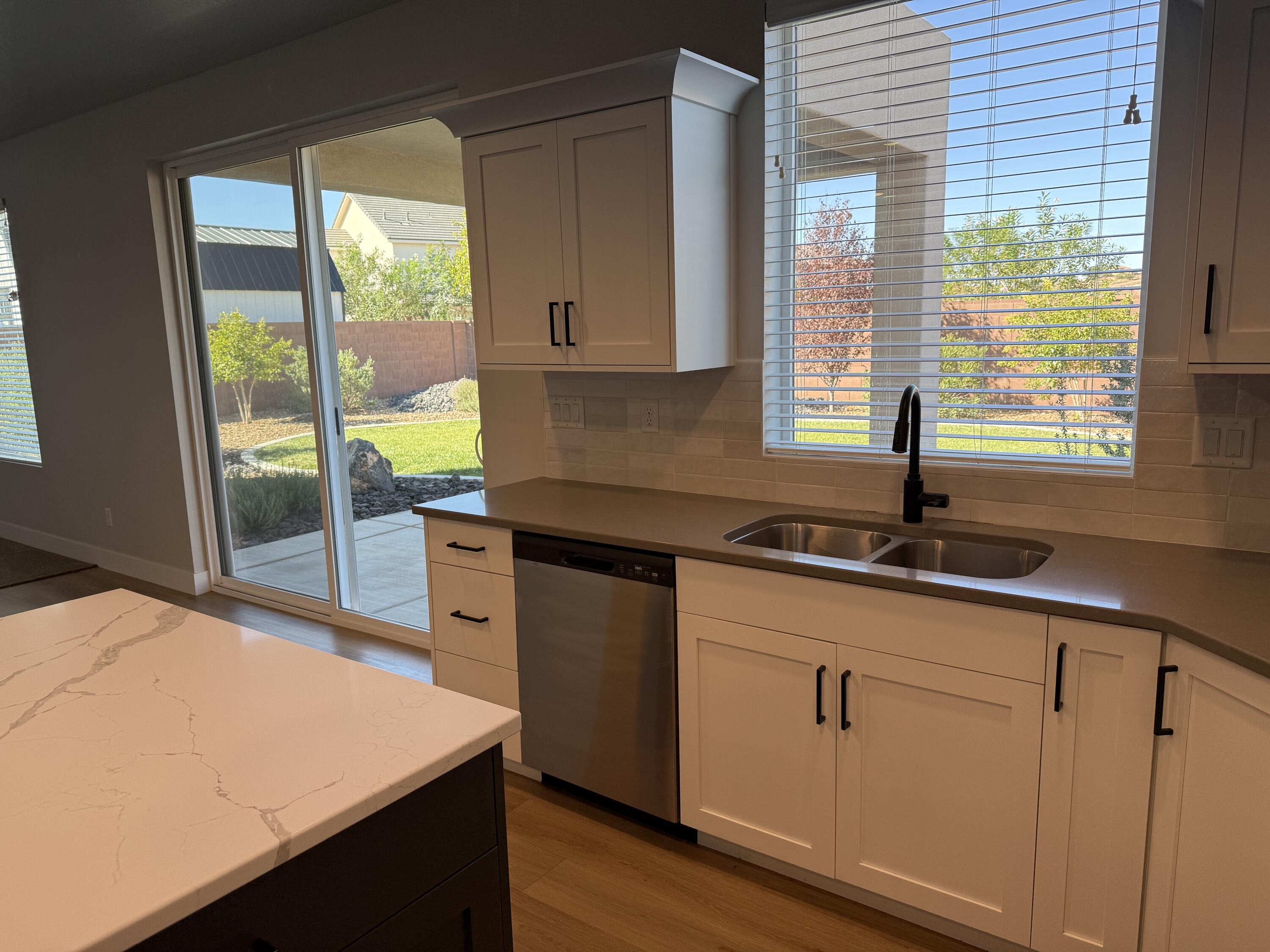 WARNER GATEWAY - Residential