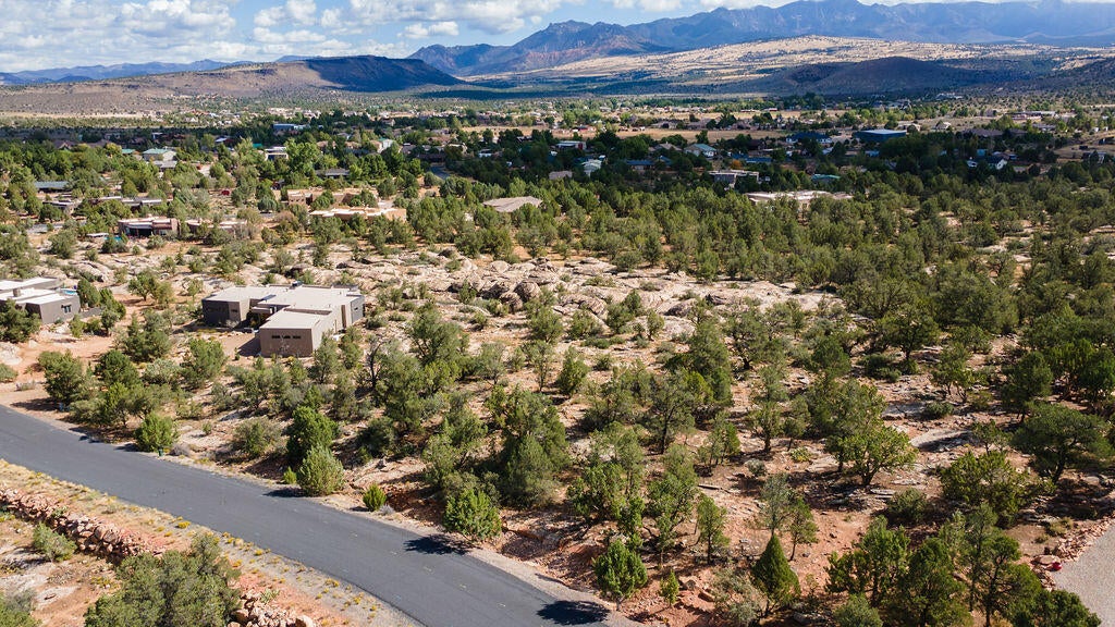Photo of 548 N Rock Garden LN 69 #69, Dammeron Valley, UT 84783 (MLS # 26-276335)