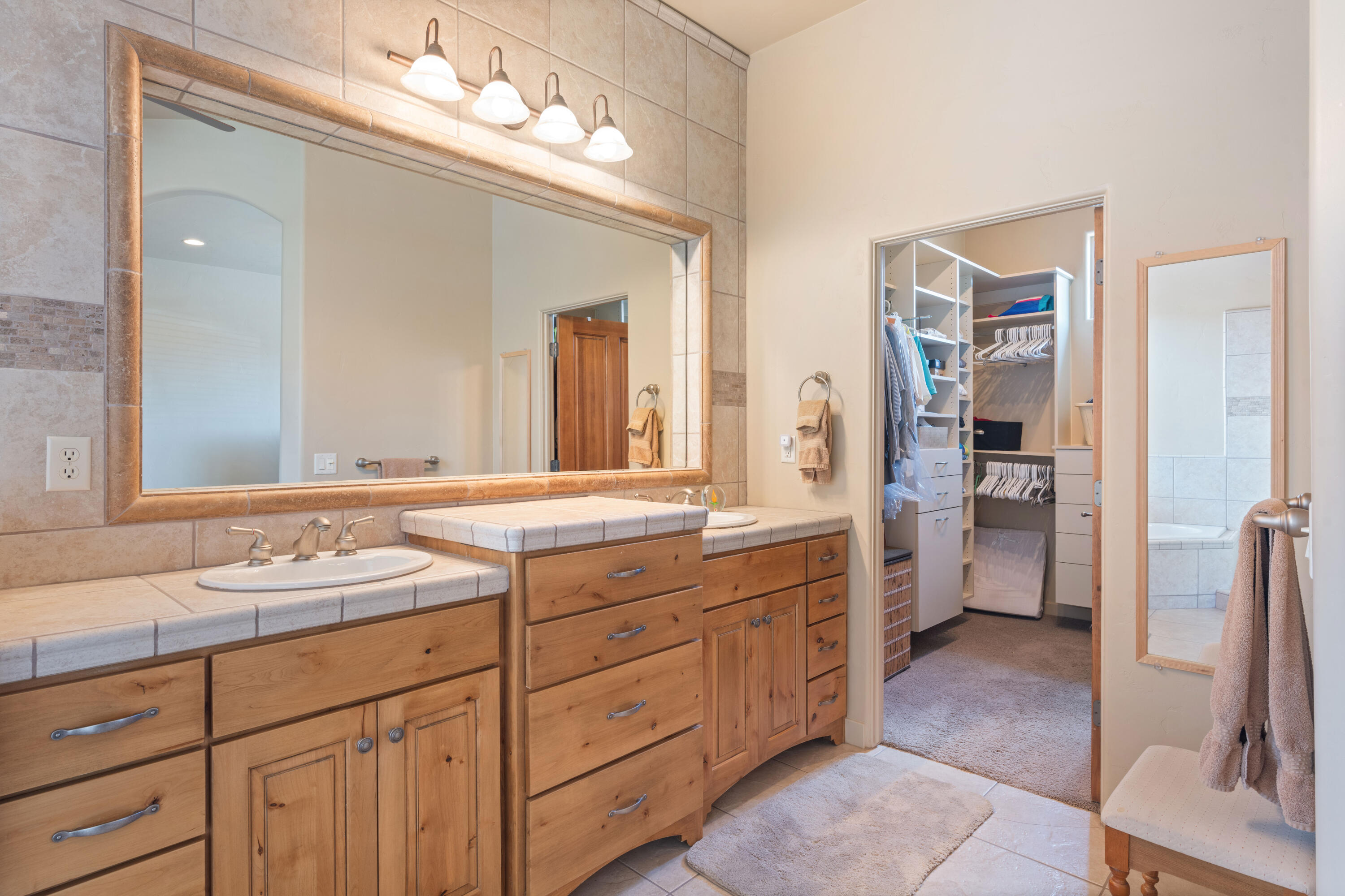 PINE BROOK - Residential