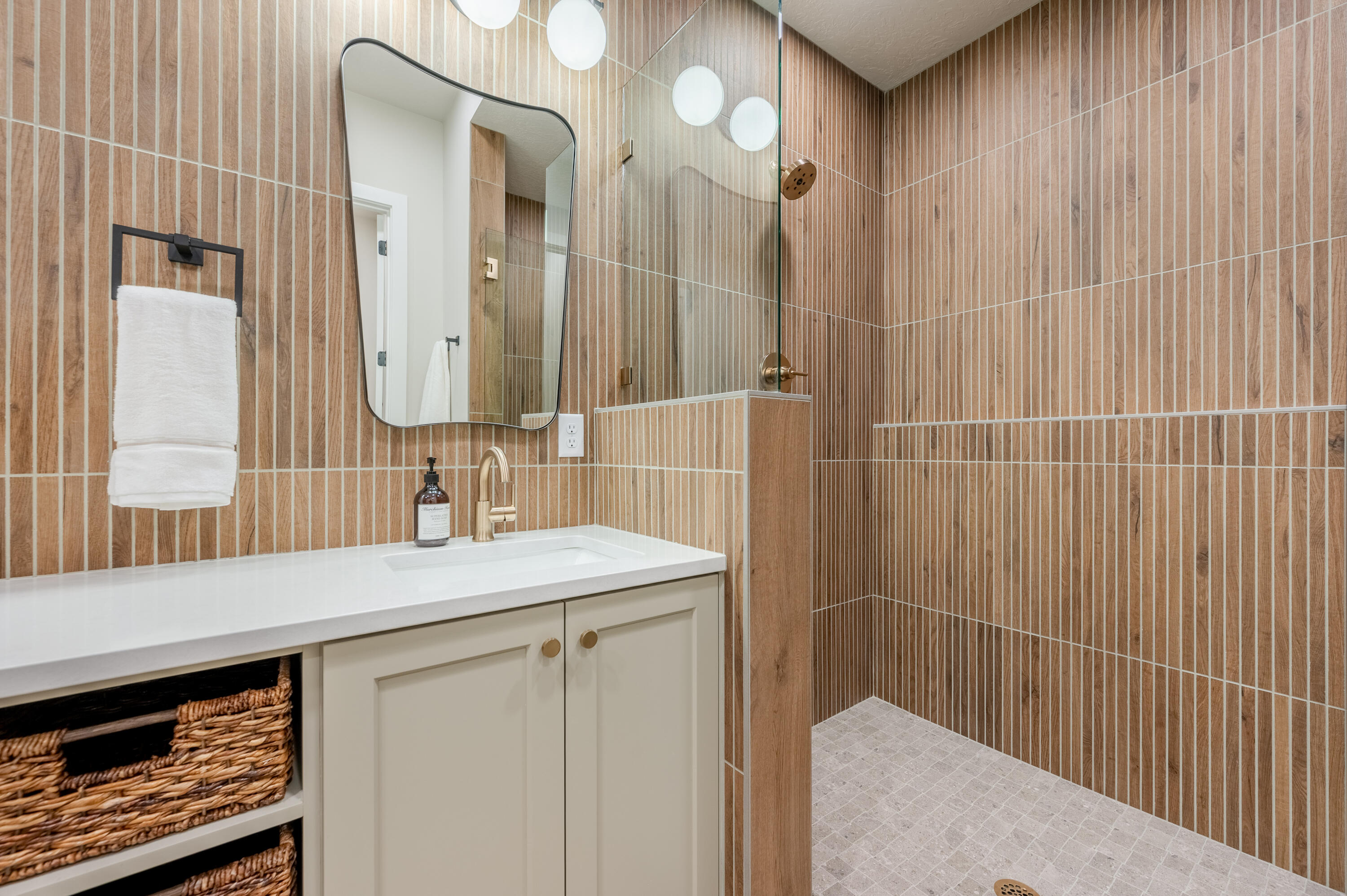 ISLAND AT CORAL CANYON - Residential