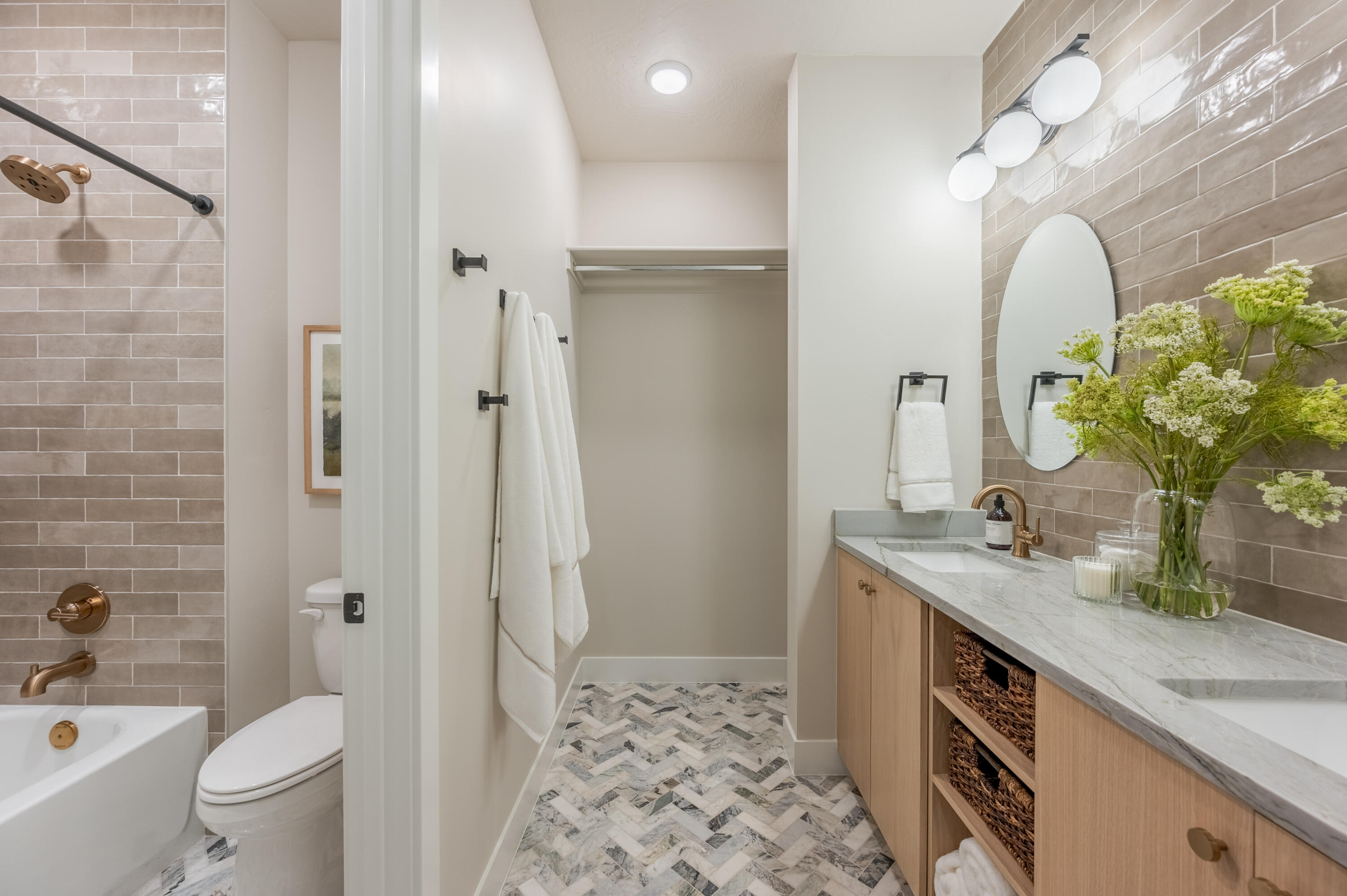 ISLAND AT CORAL CANYON - Residential