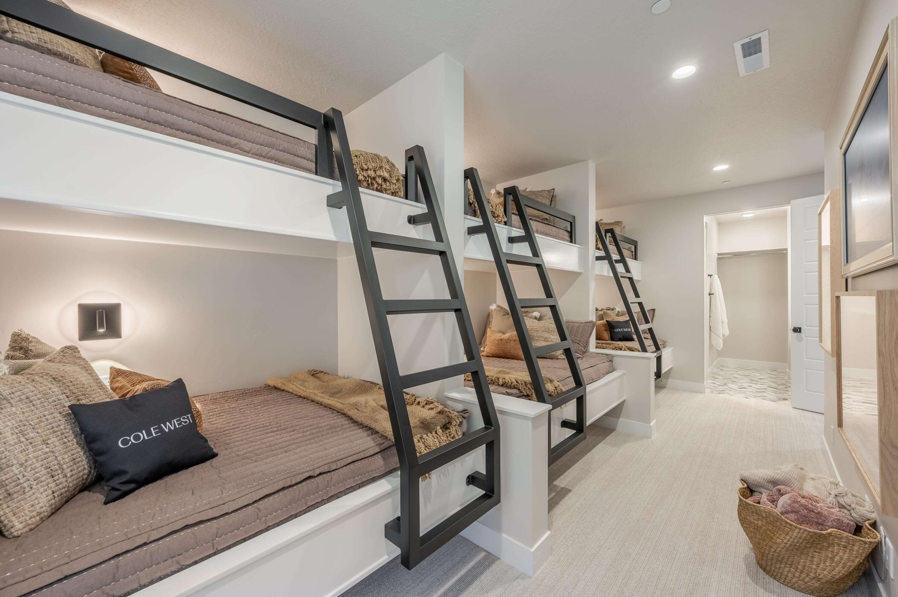 ISLAND AT CORAL CANYON - Residential