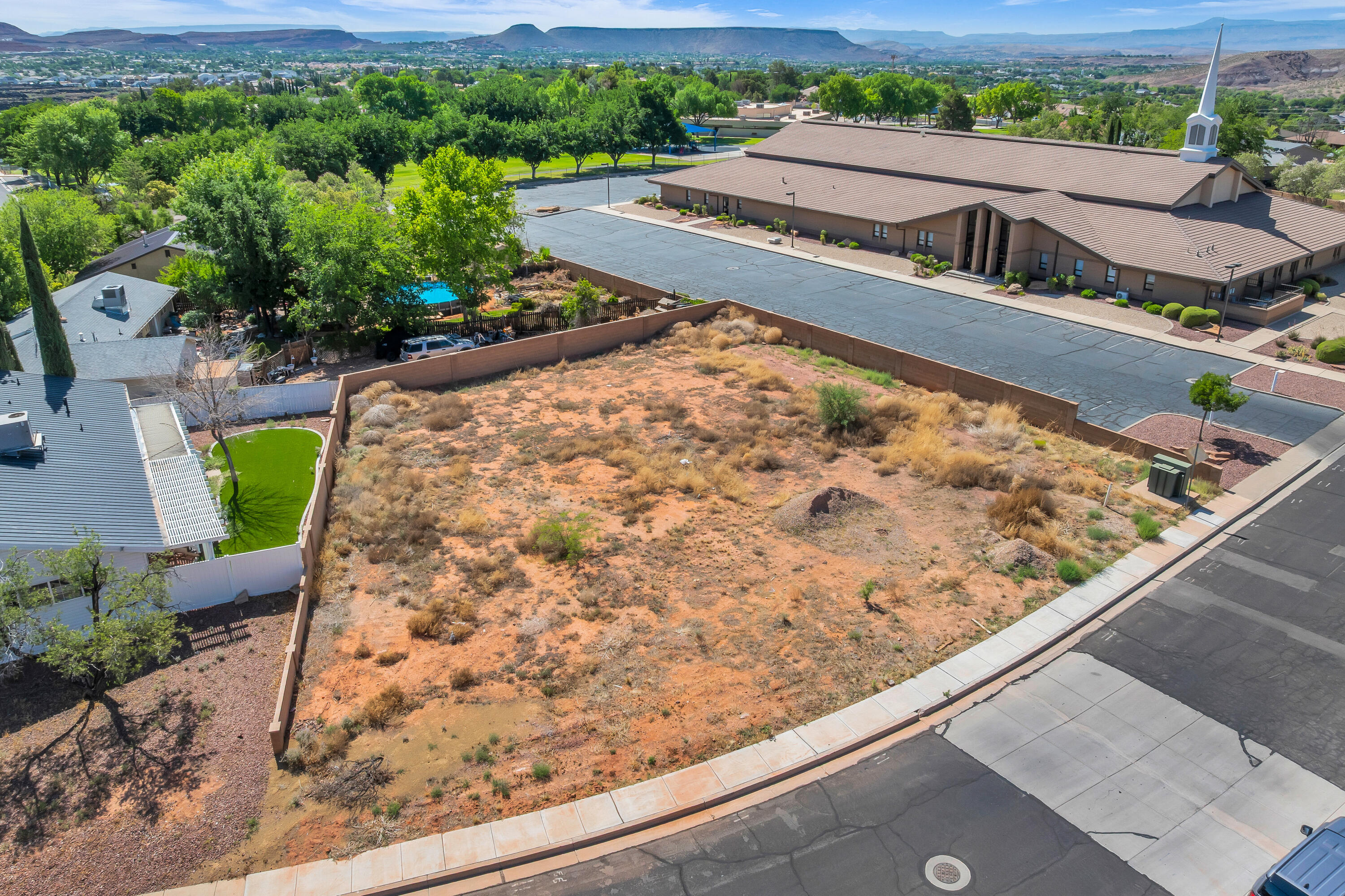SANTA CLARA TOWNSITE AND FIELD - Land