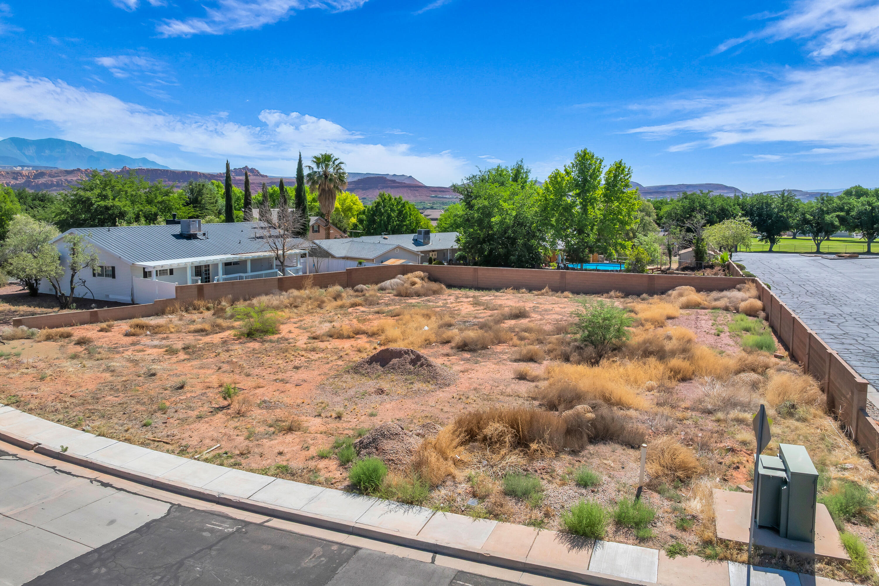 SANTA CLARA TOWNSITE AND FIELD - Land