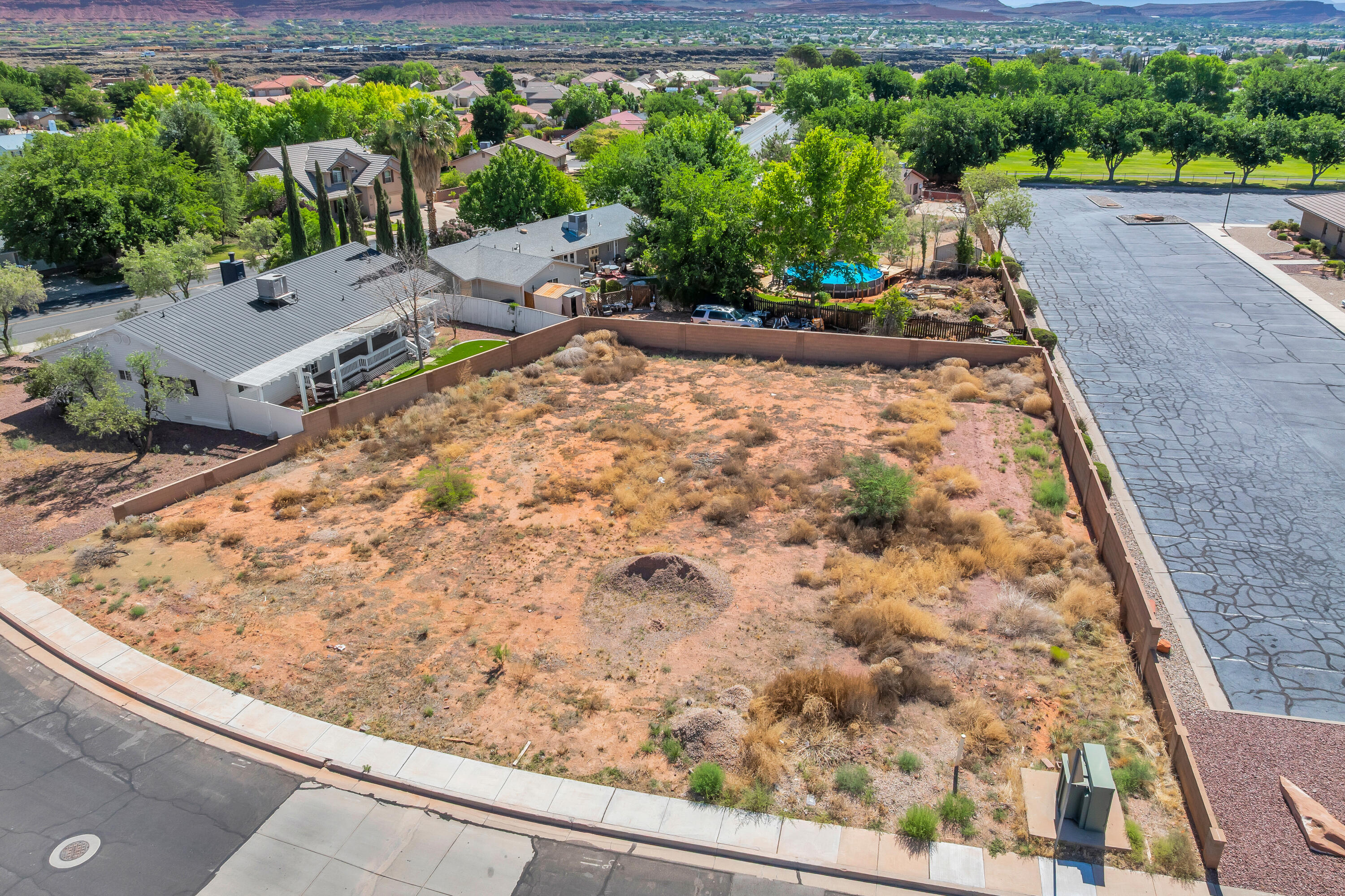 SANTA CLARA TOWNSITE AND FIELD - Land