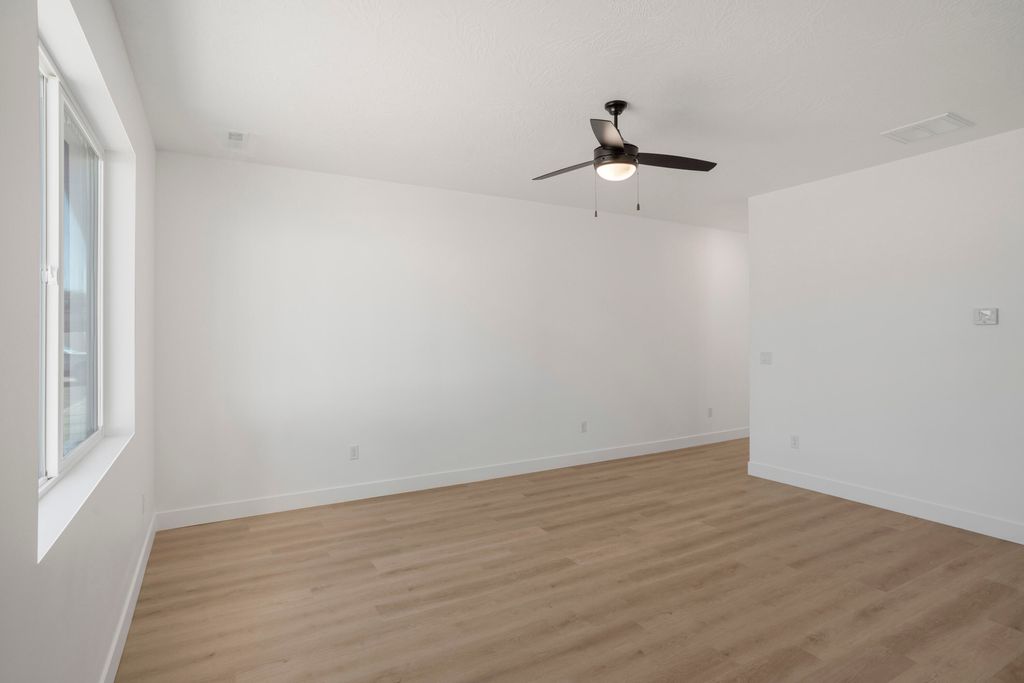 Photo of 1681 W 2925 N, Cedar City, UT 84721 (MLS # 26-273638)