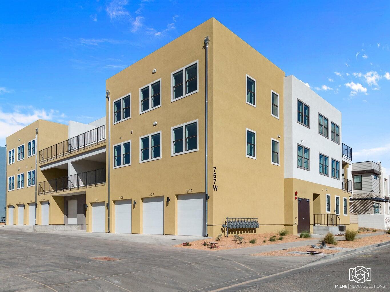 DESERT COLOR RESORT - Residential