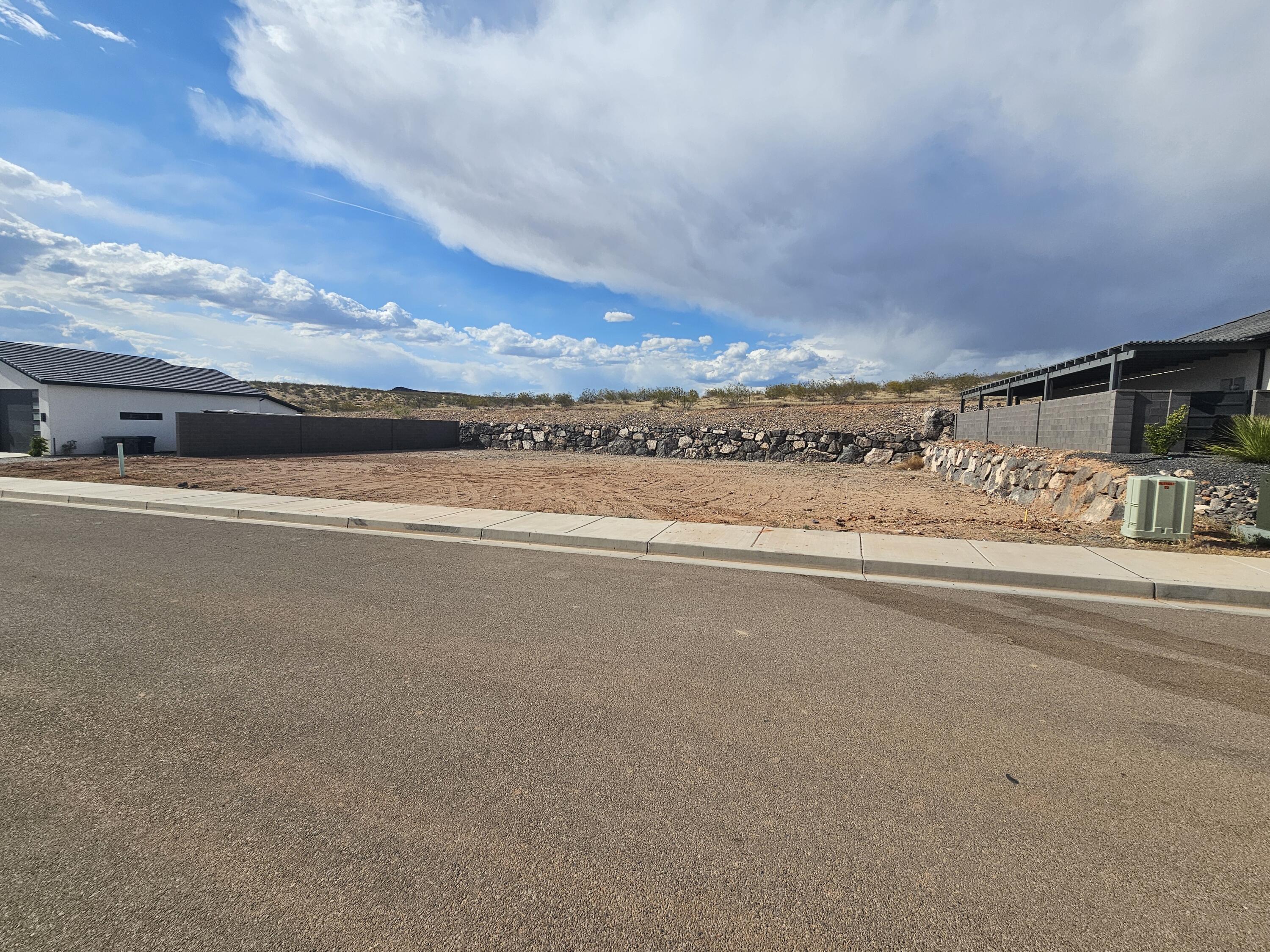 GRAND HEIGHTS - Land