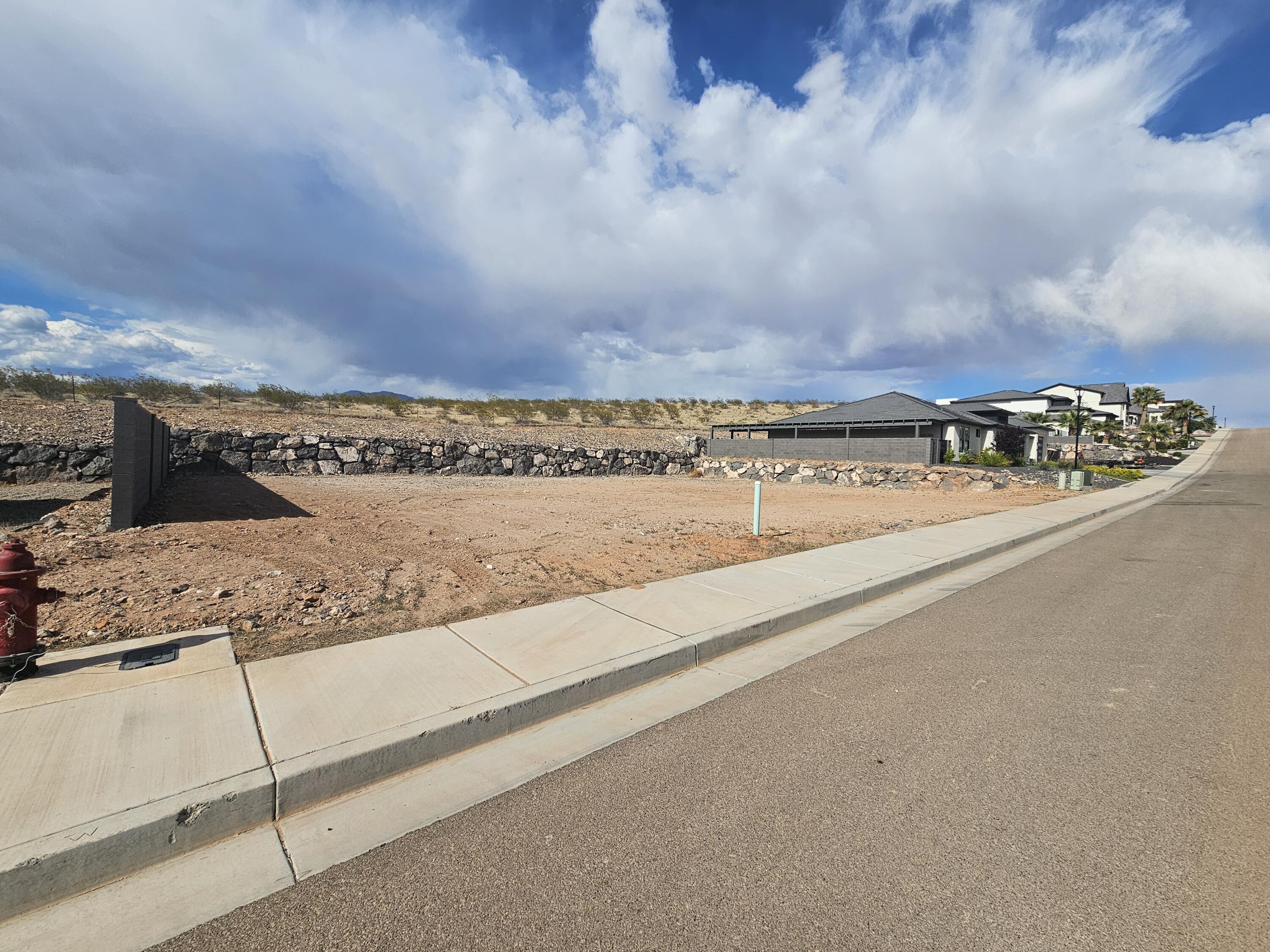 GRAND HEIGHTS - Land