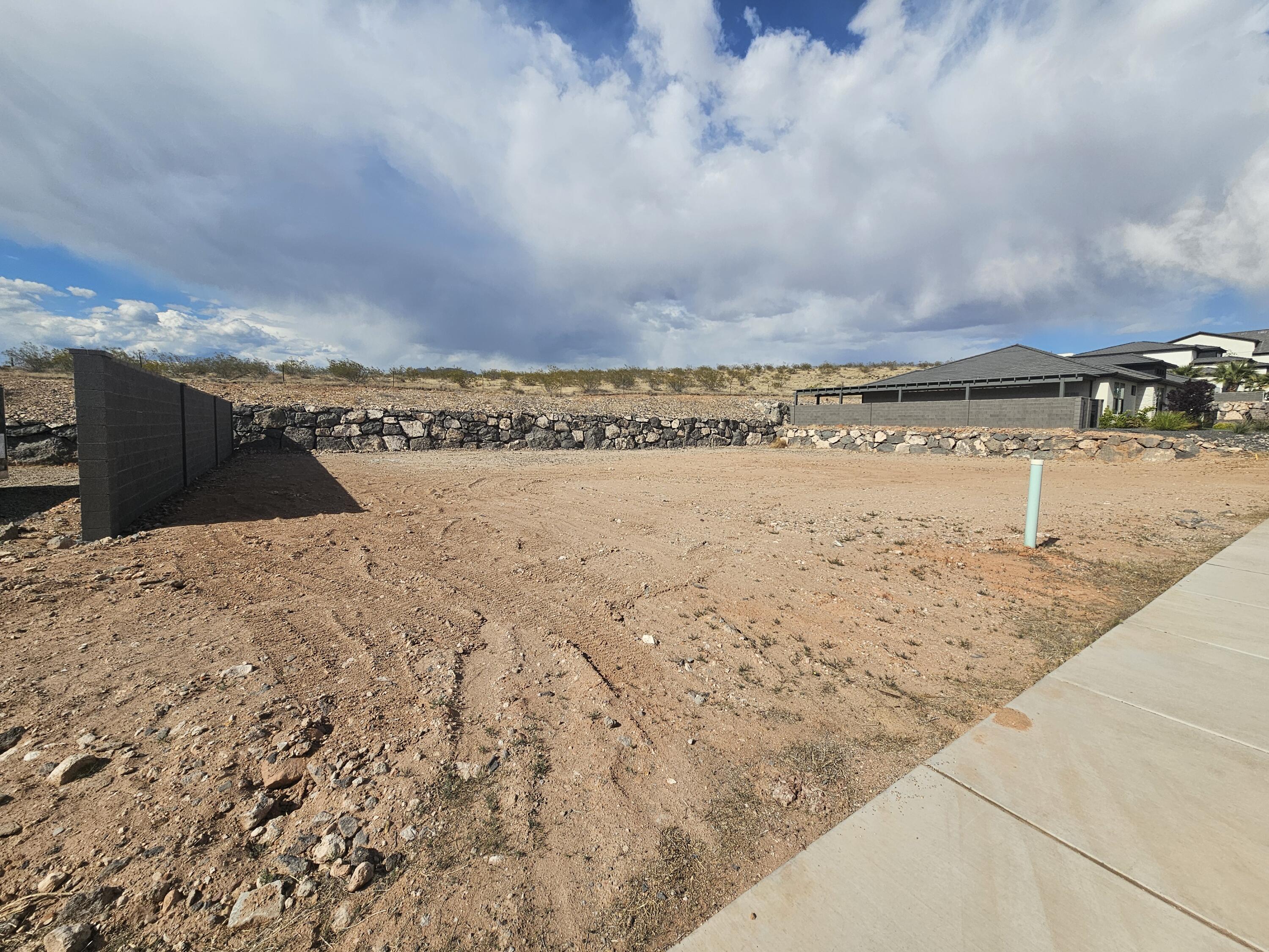 GRAND HEIGHTS - Land