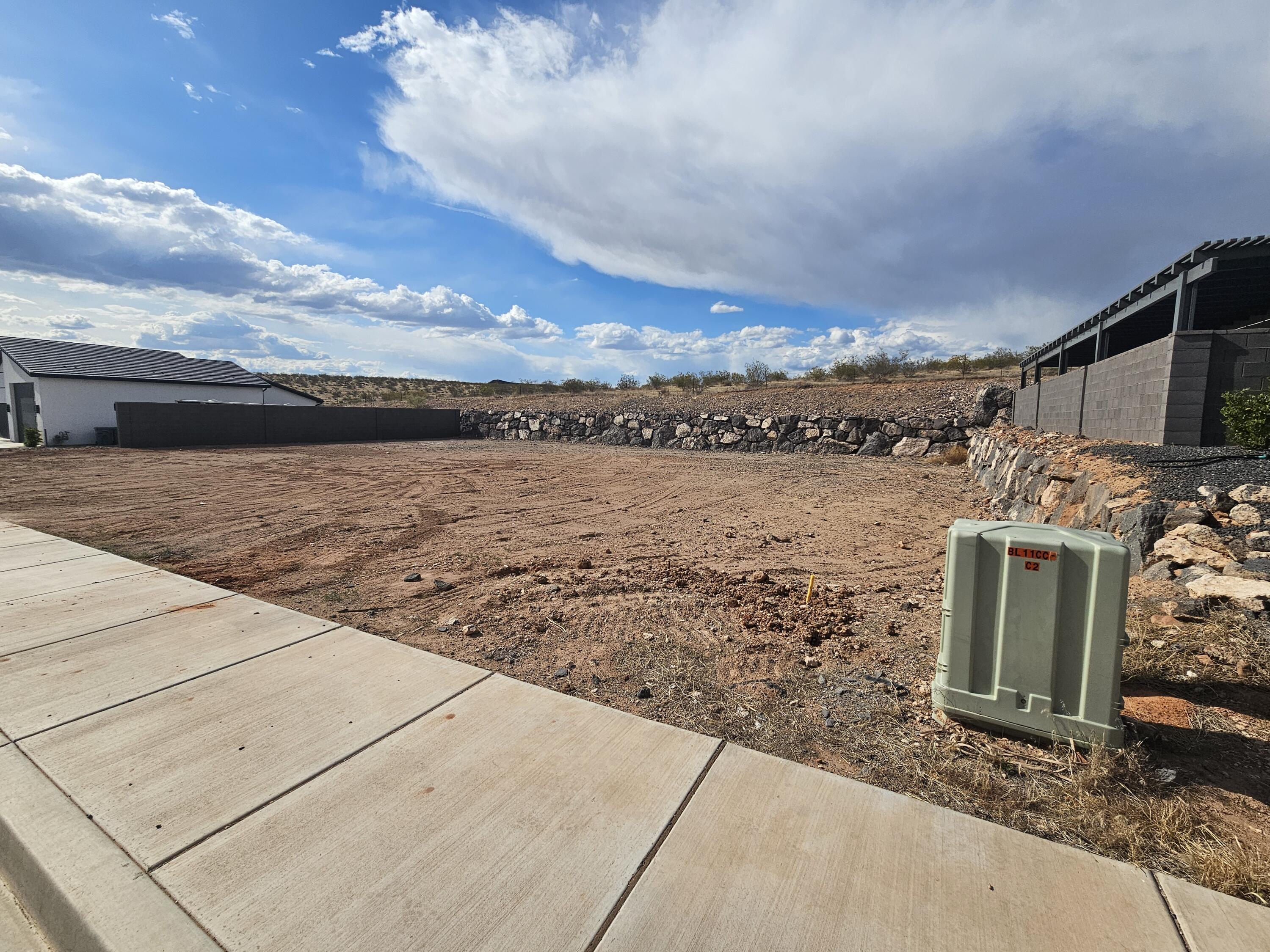 GRAND HEIGHTS - Land