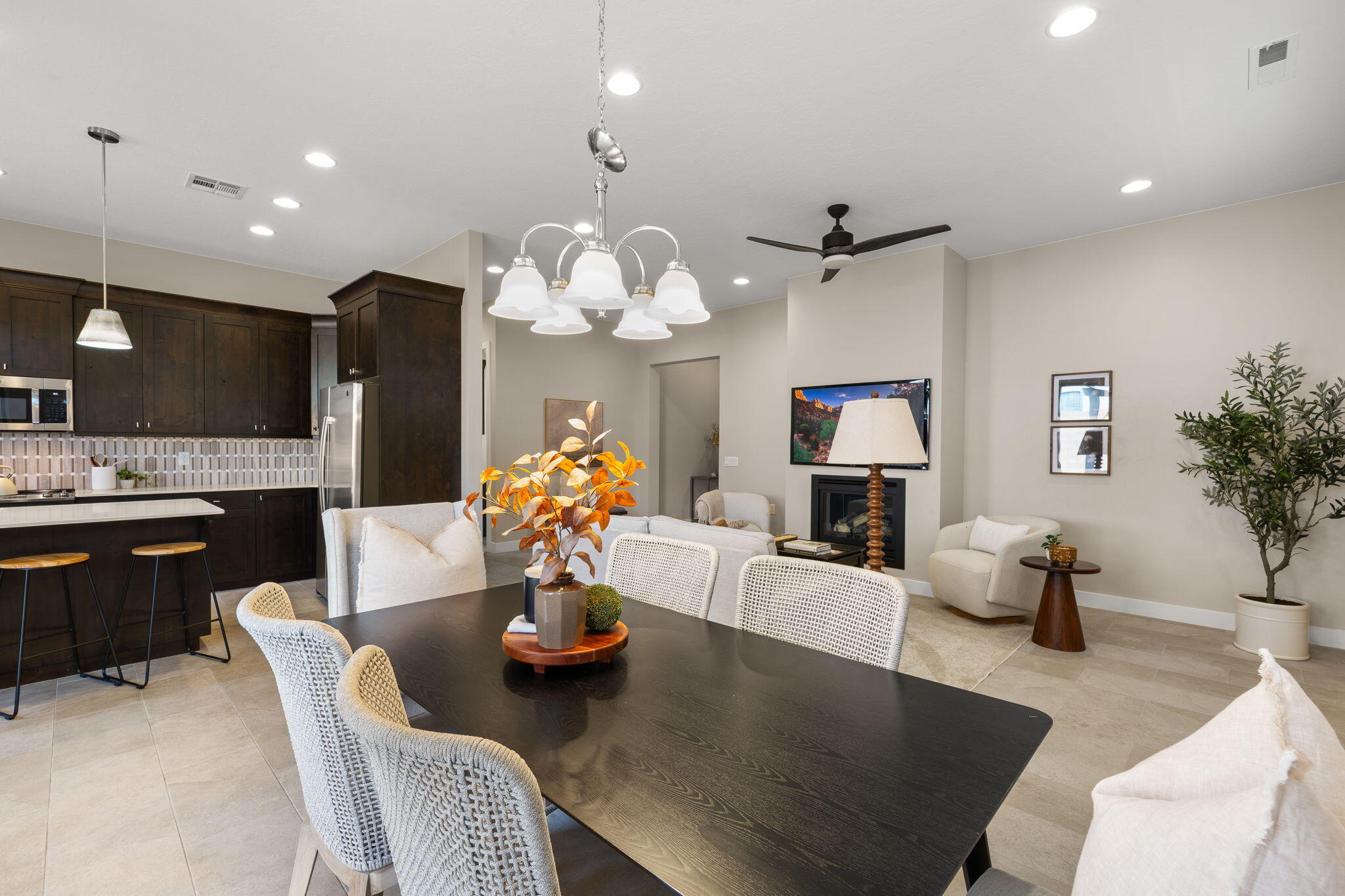 VILLAS AT SUN RIVER - Residential