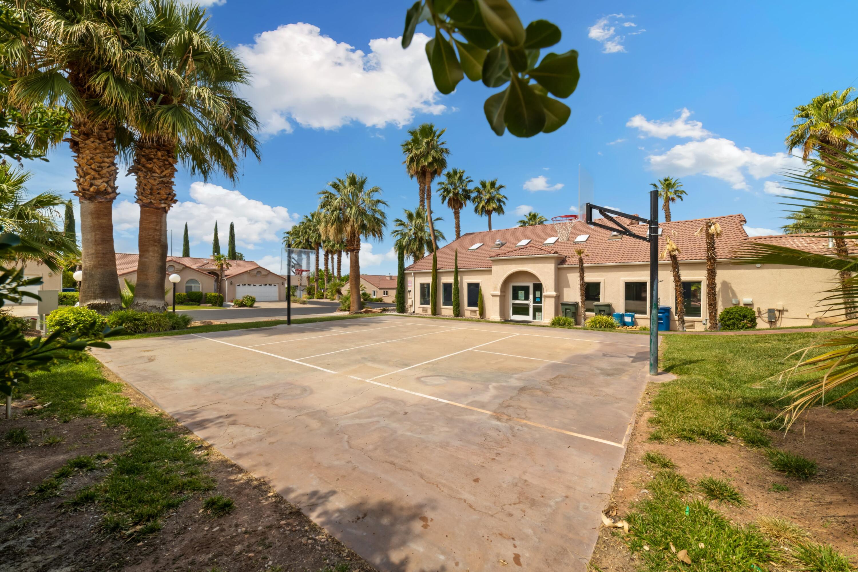 SILVERCREEK TOWNHOMES - Residential
